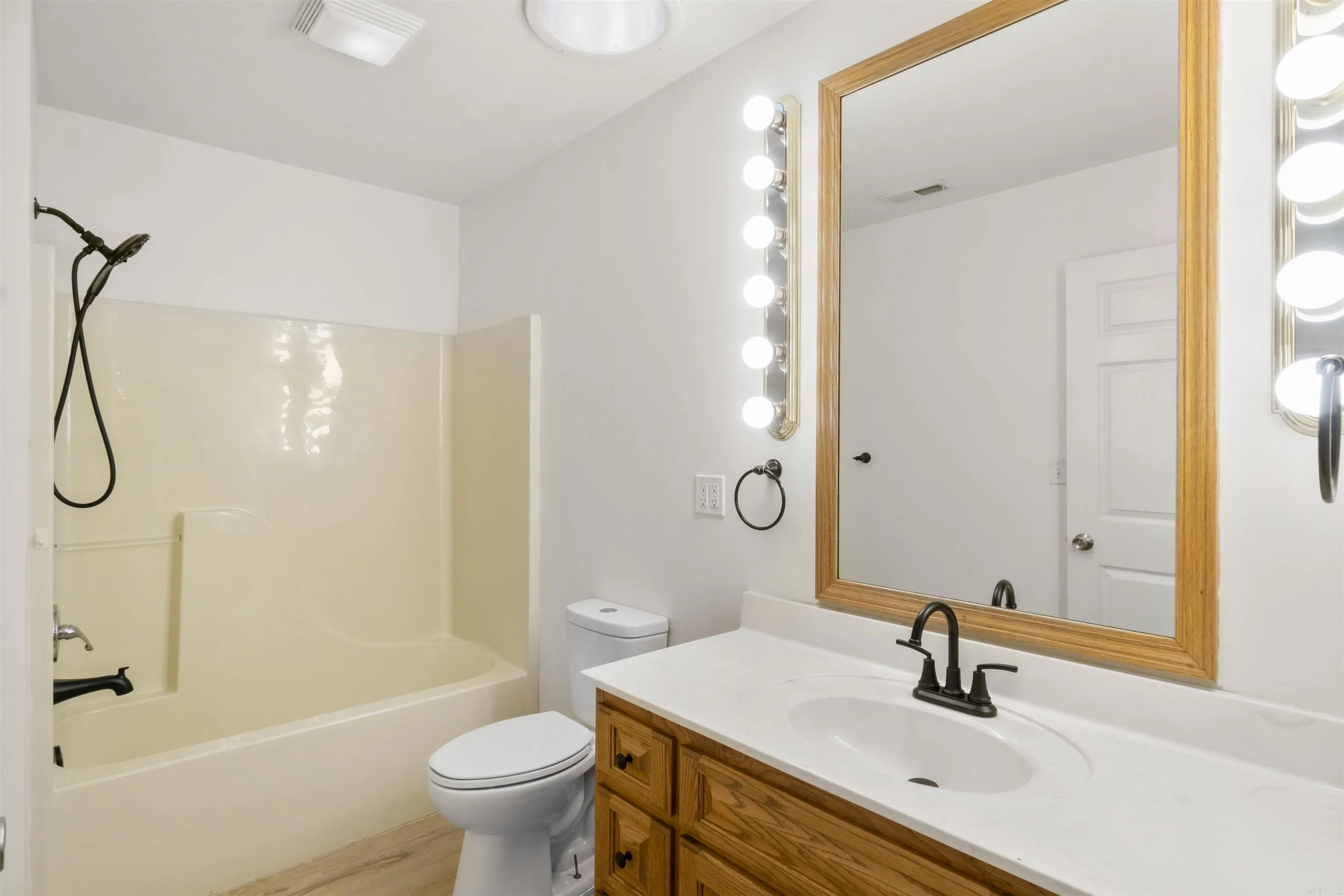 Property at 145  Charles thomas - Image 6