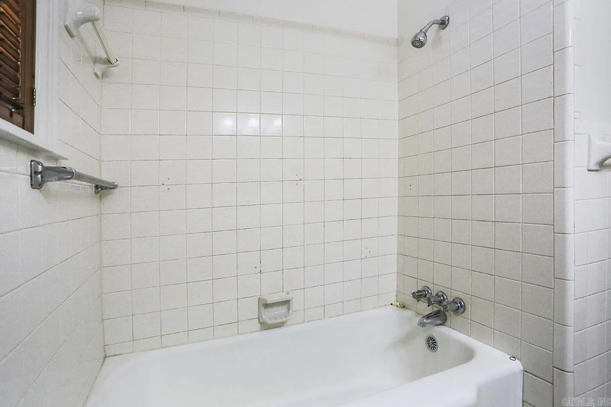 Property at 5424  Maple - Image 18