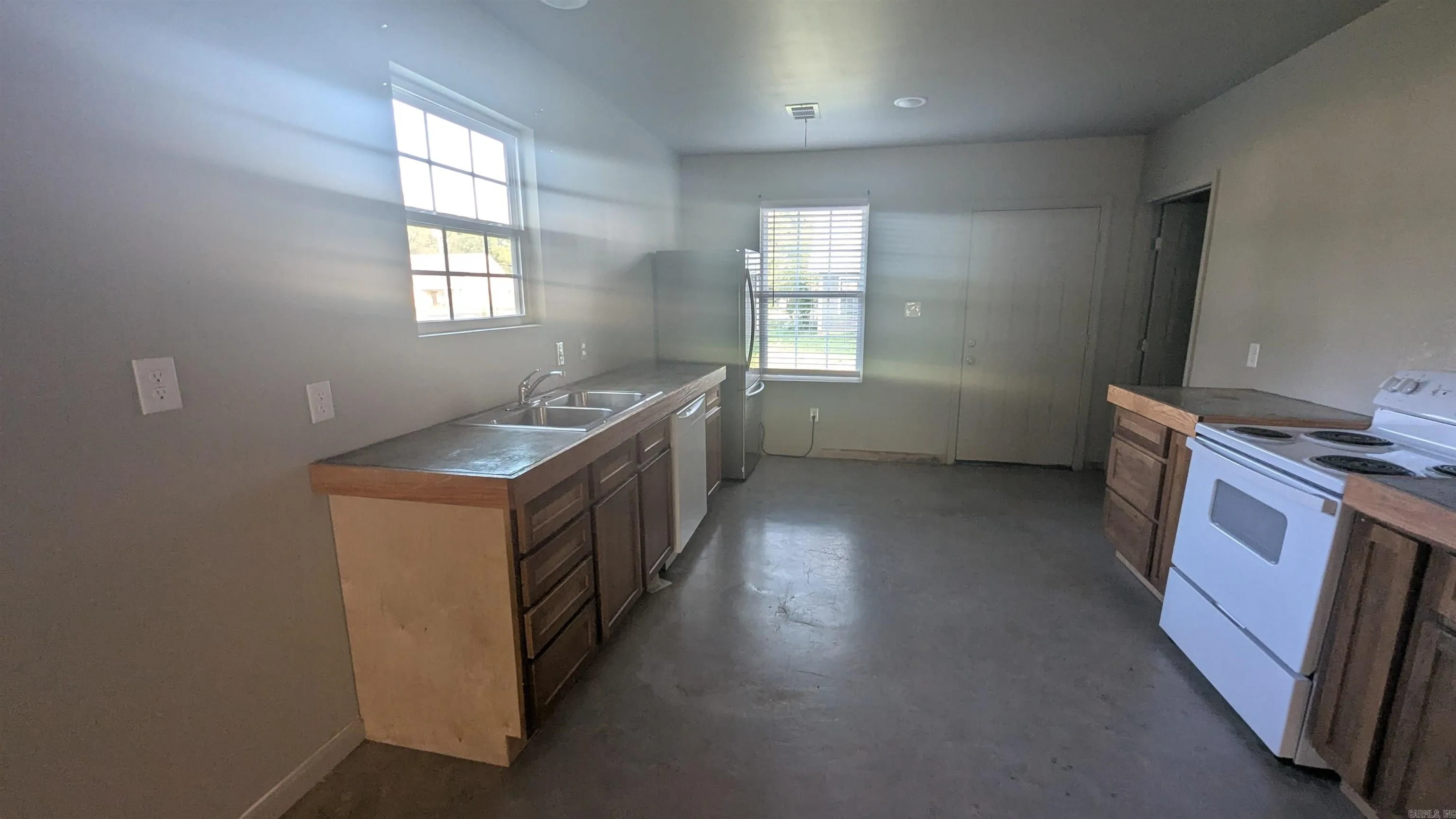 Property at 103  Church st - Image 4