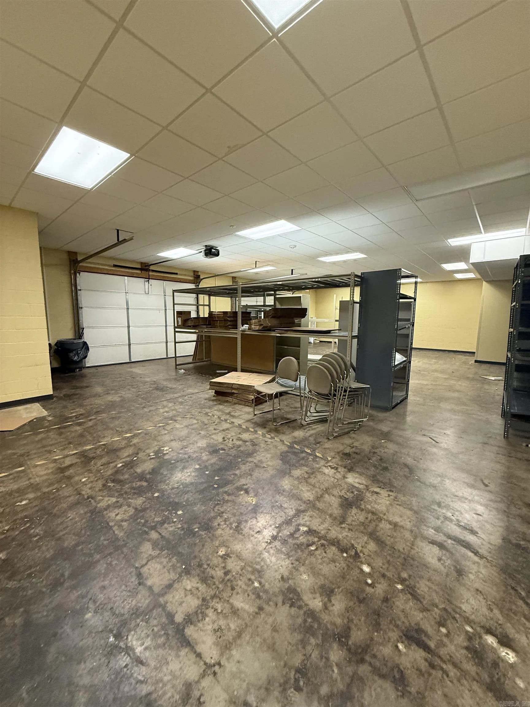 Property at 900 W 7th - Image 4