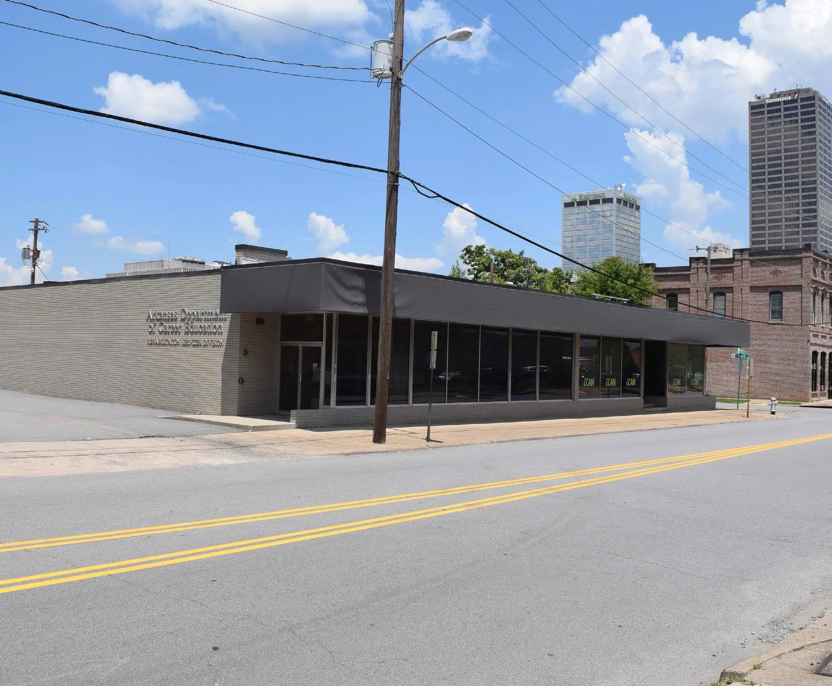 Property at 900 W 7th - Image 1