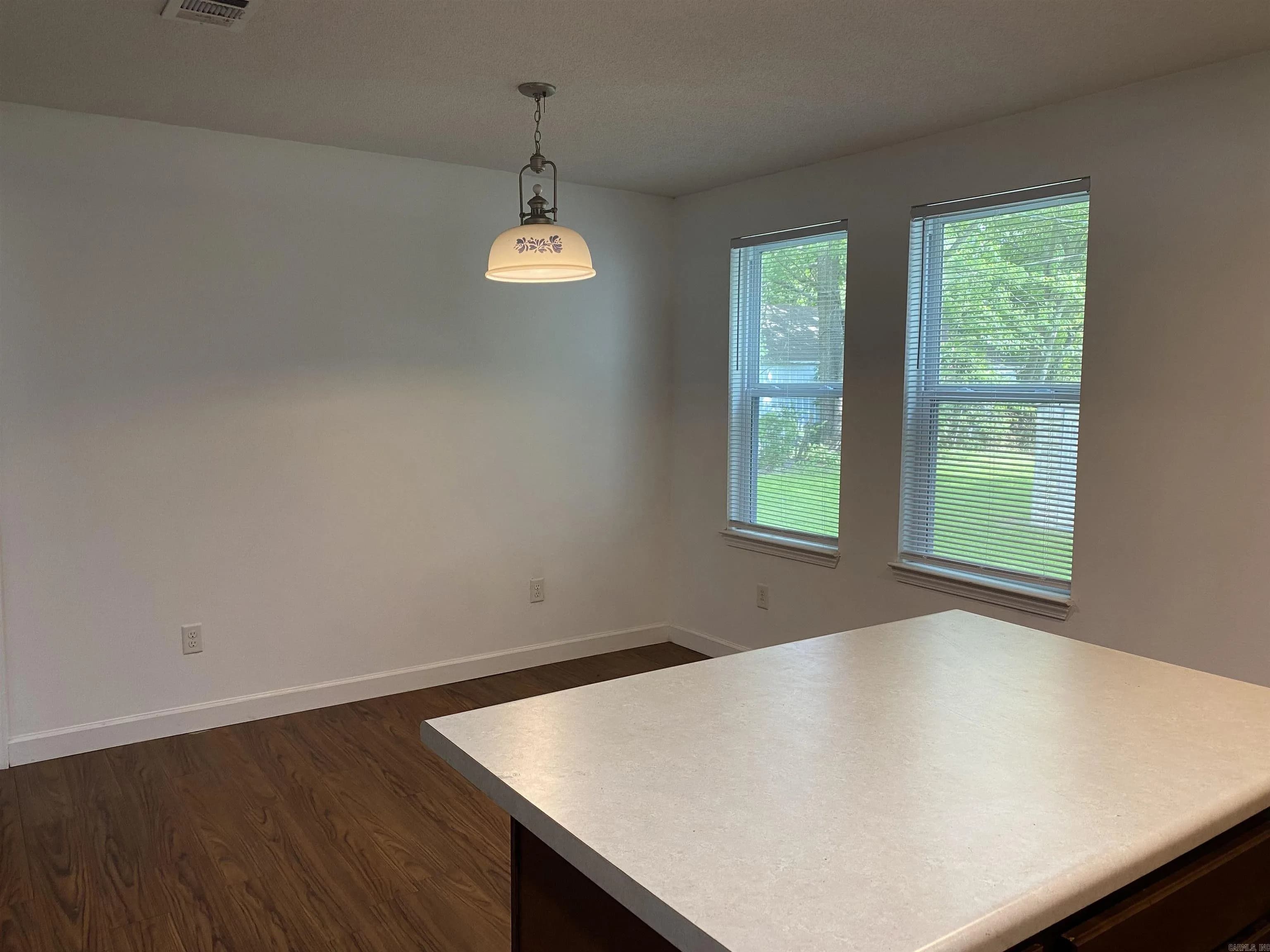 Property at 816 W 37th - Image 9