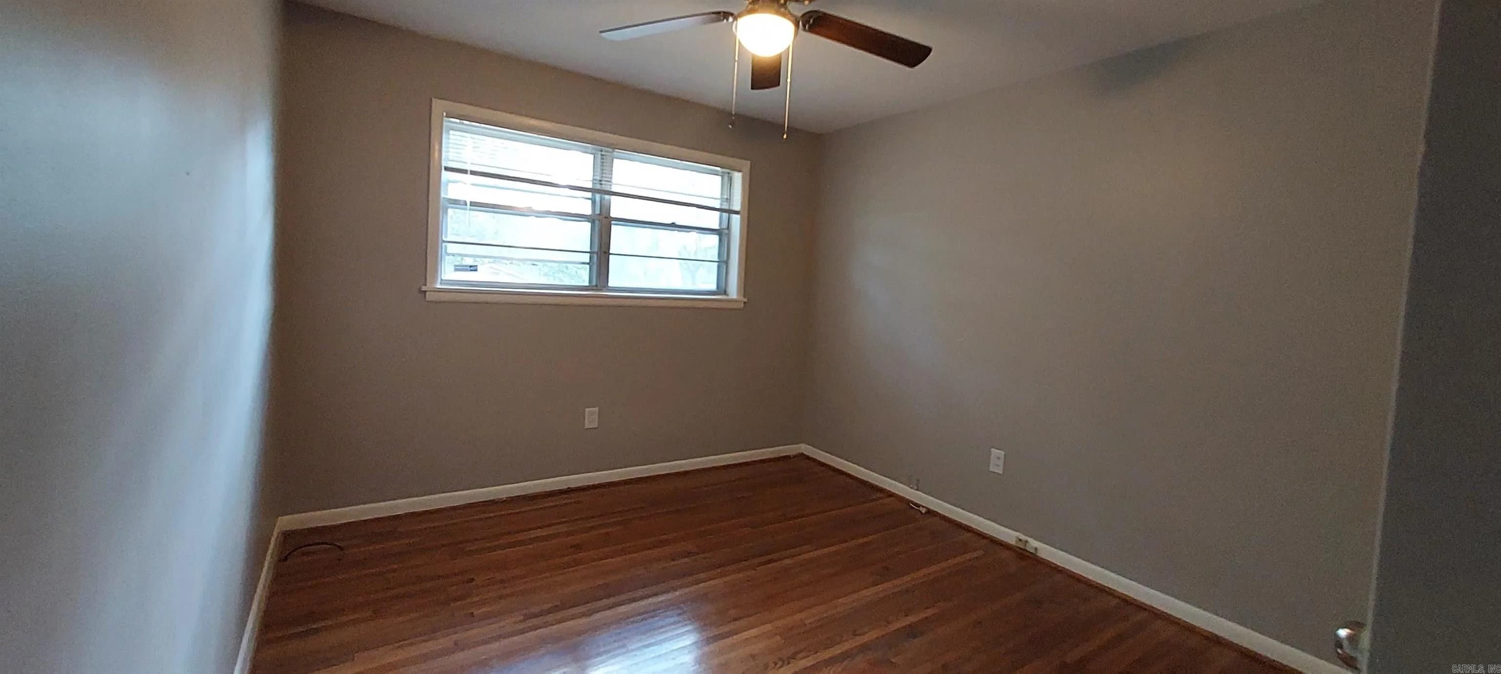 Property at 4709 N Cypress - Image 15