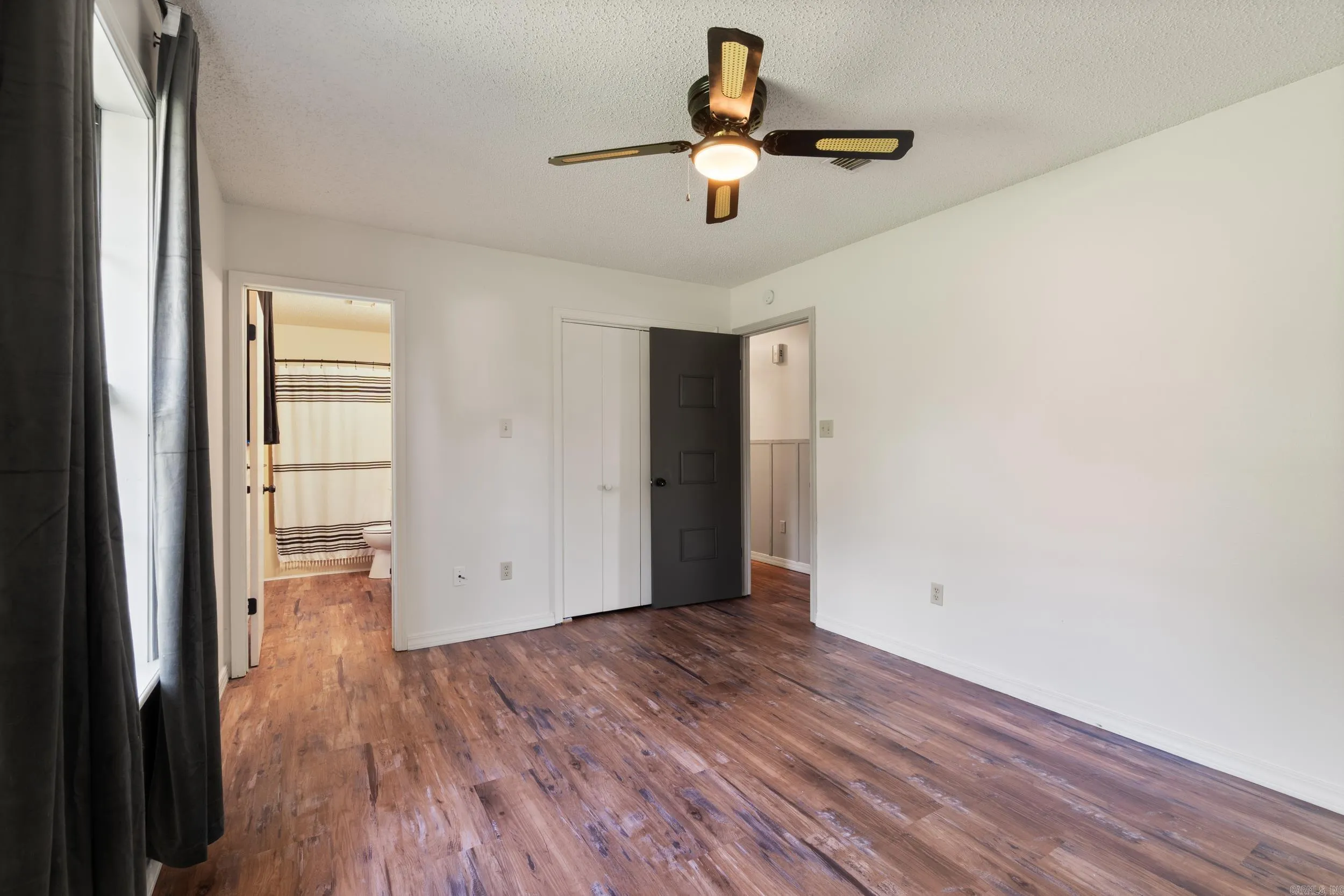 Property at 9  Bush - Image 34