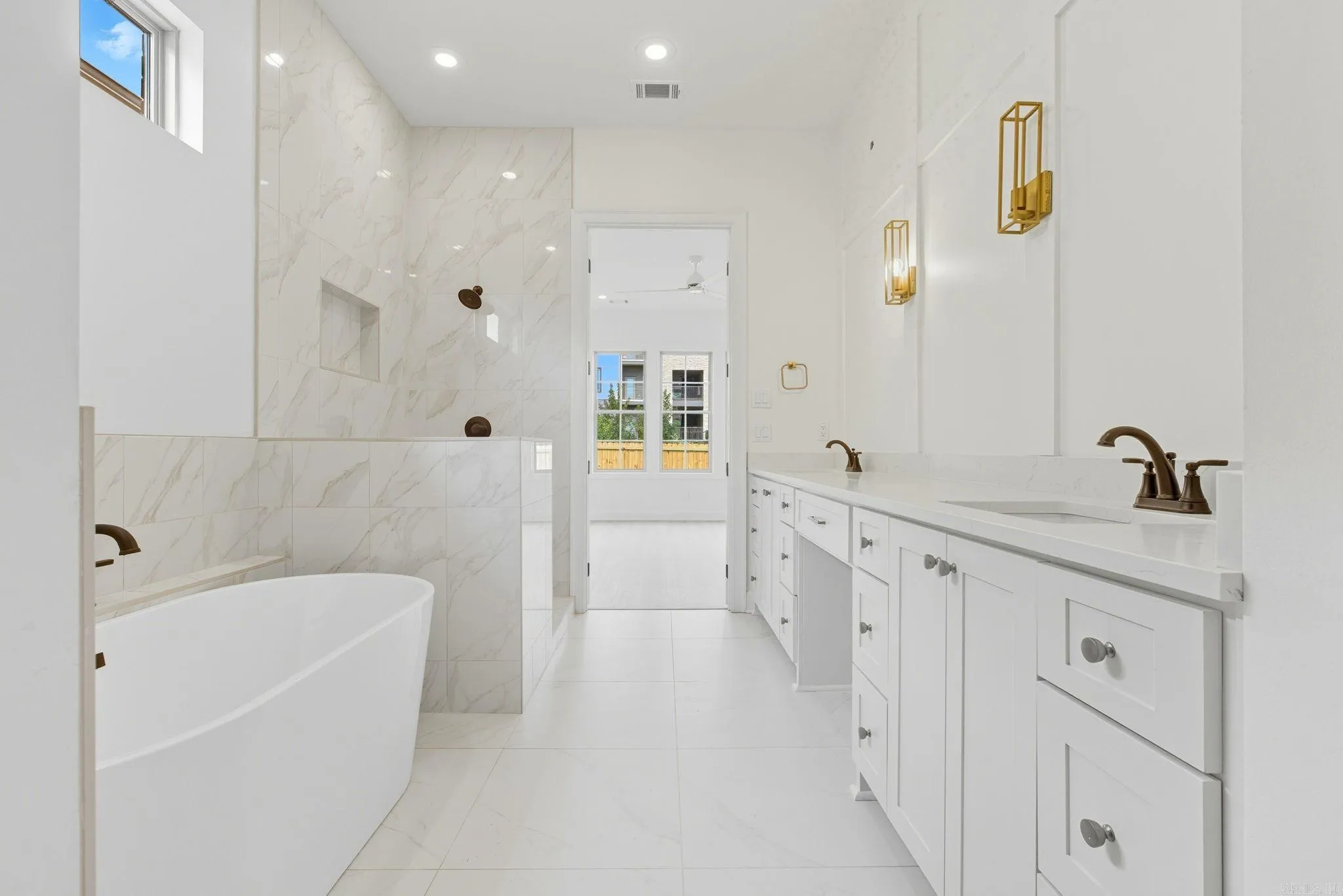 Property at 206  Edgewood - Image 22