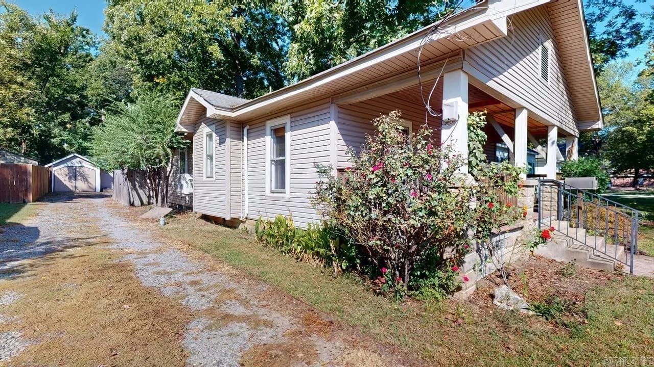 Property at 1209  Clifton - Image 4