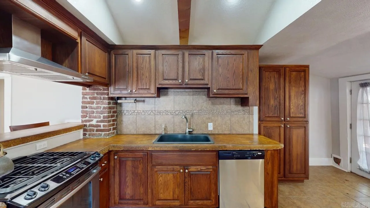 Property at 1209  Clifton - Image 16