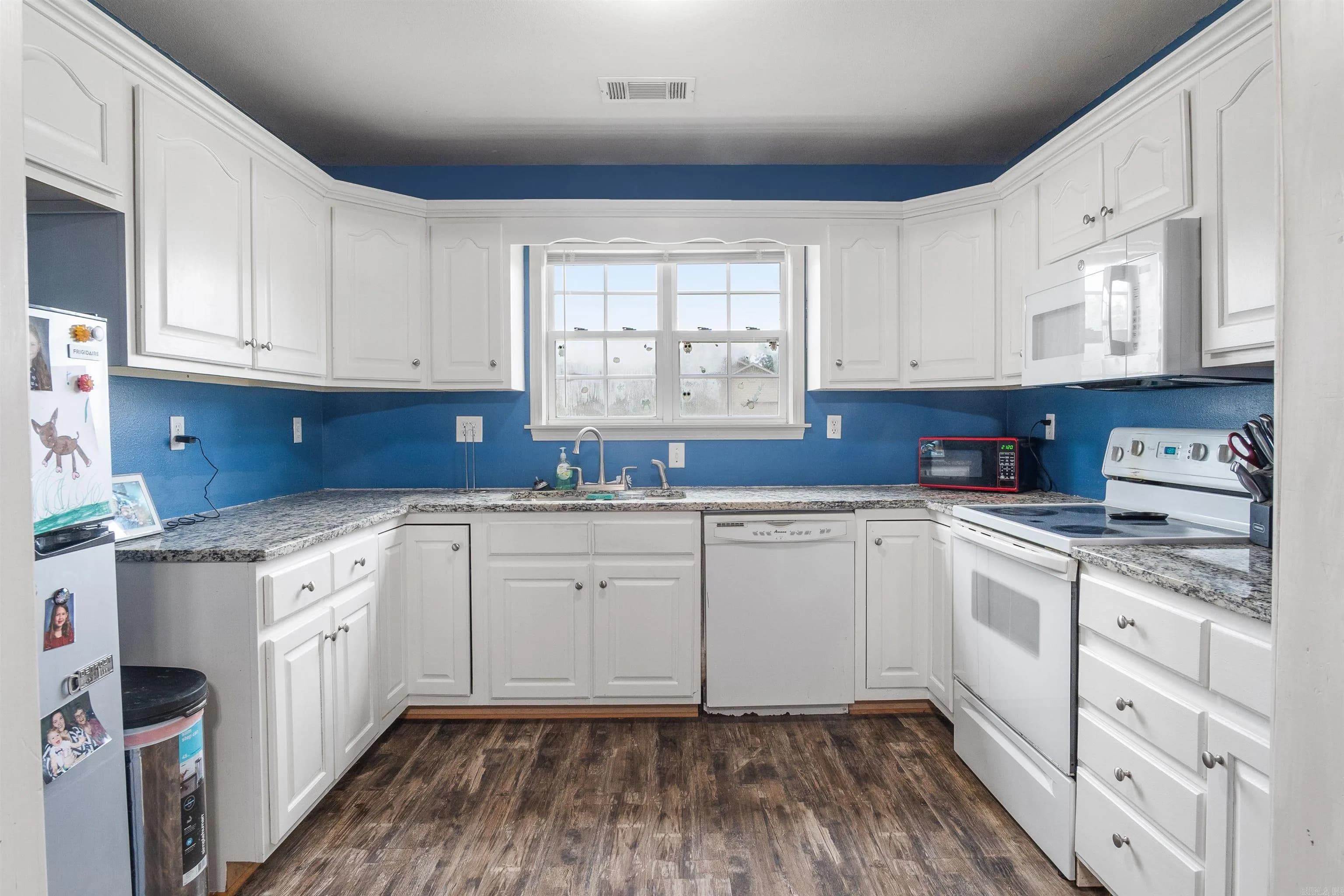 Property at 21  Deer run - Image 6