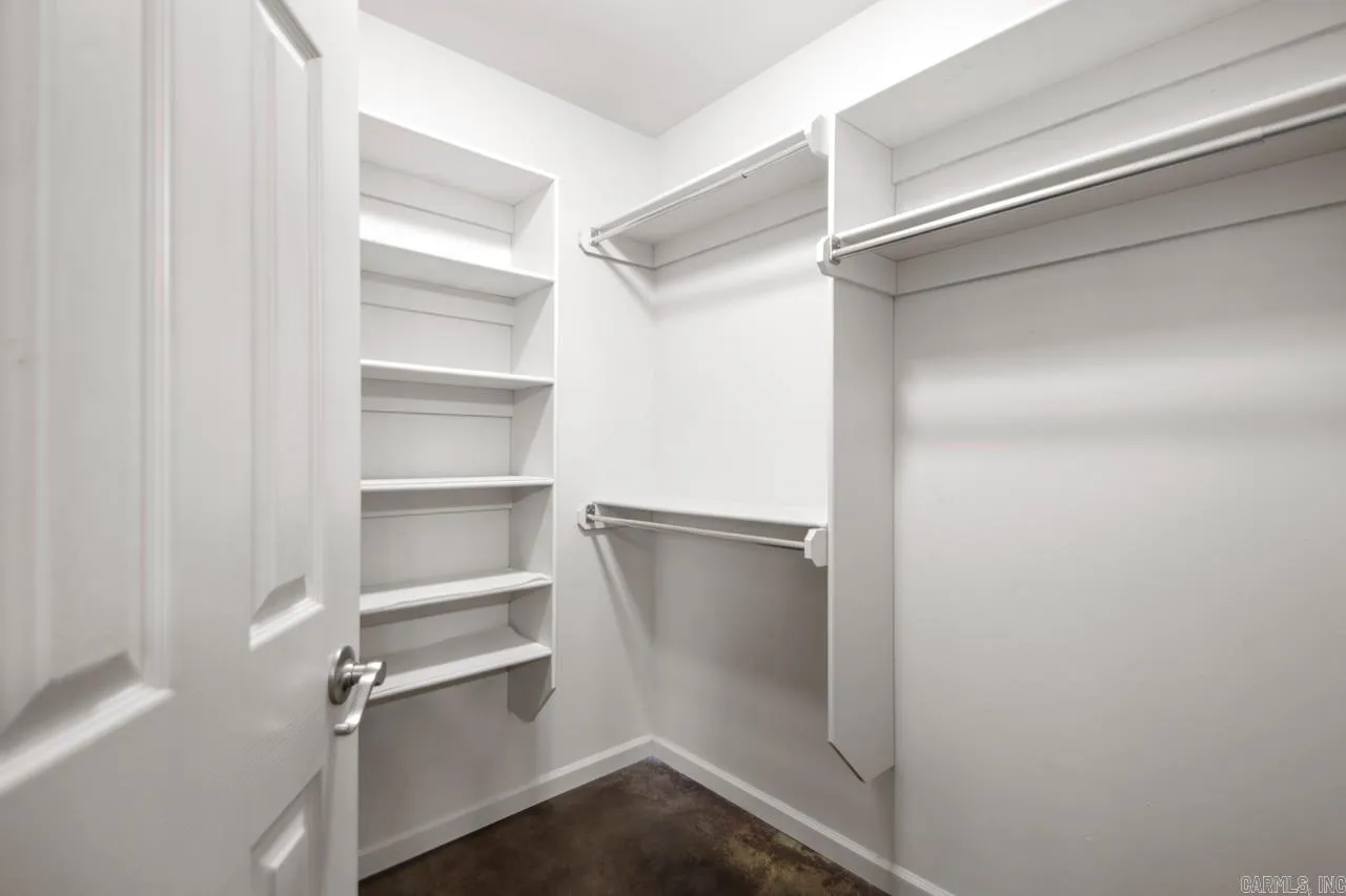 Property at 705  Fair lane - Image 14