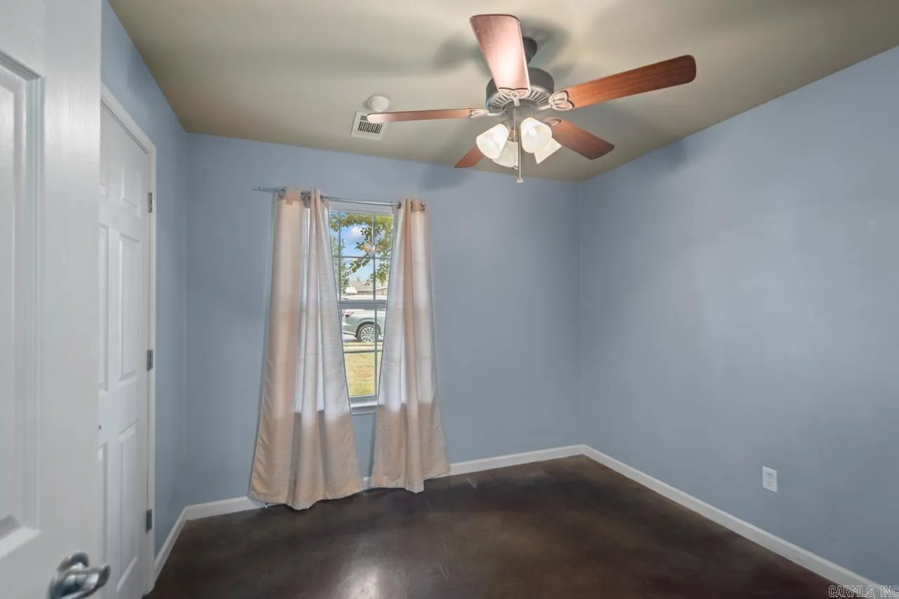 Property at 705  Fair lane - Image 17