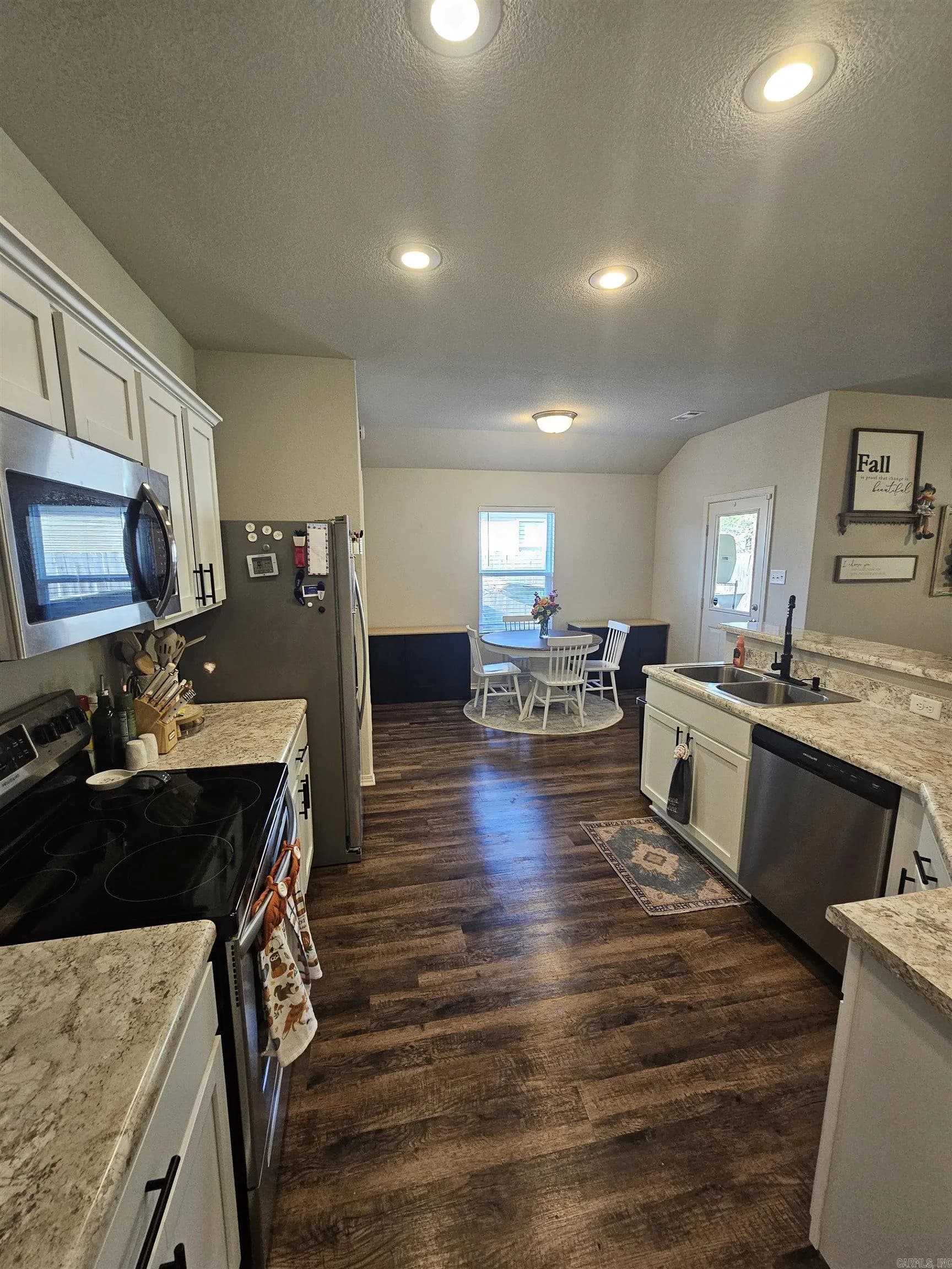 Property at 5520  Bundy - Image 38