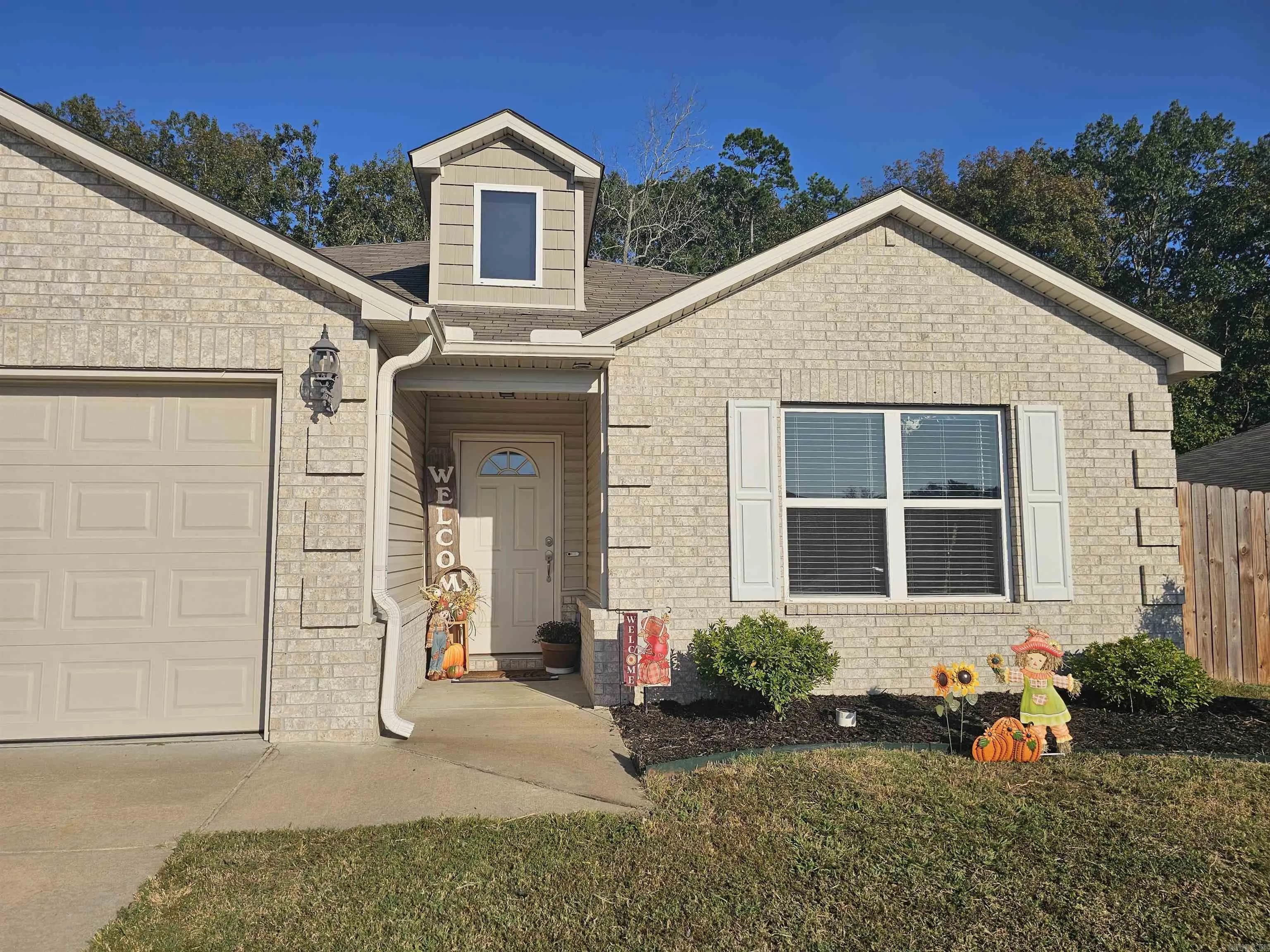 Property at 5520  Bundy - Image 4