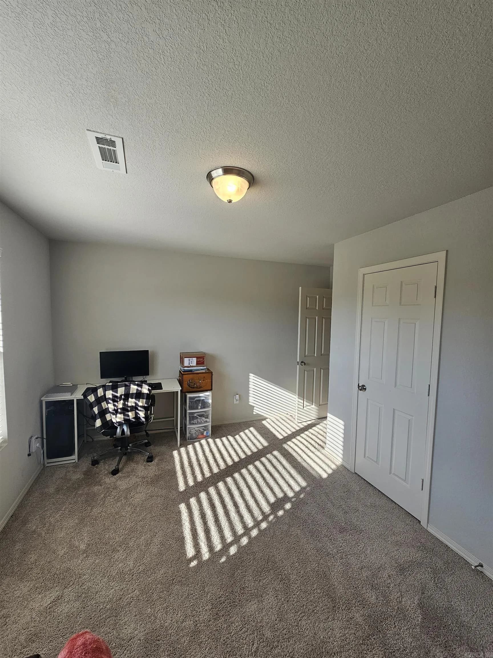 Property at 5520  Bundy - Image 10