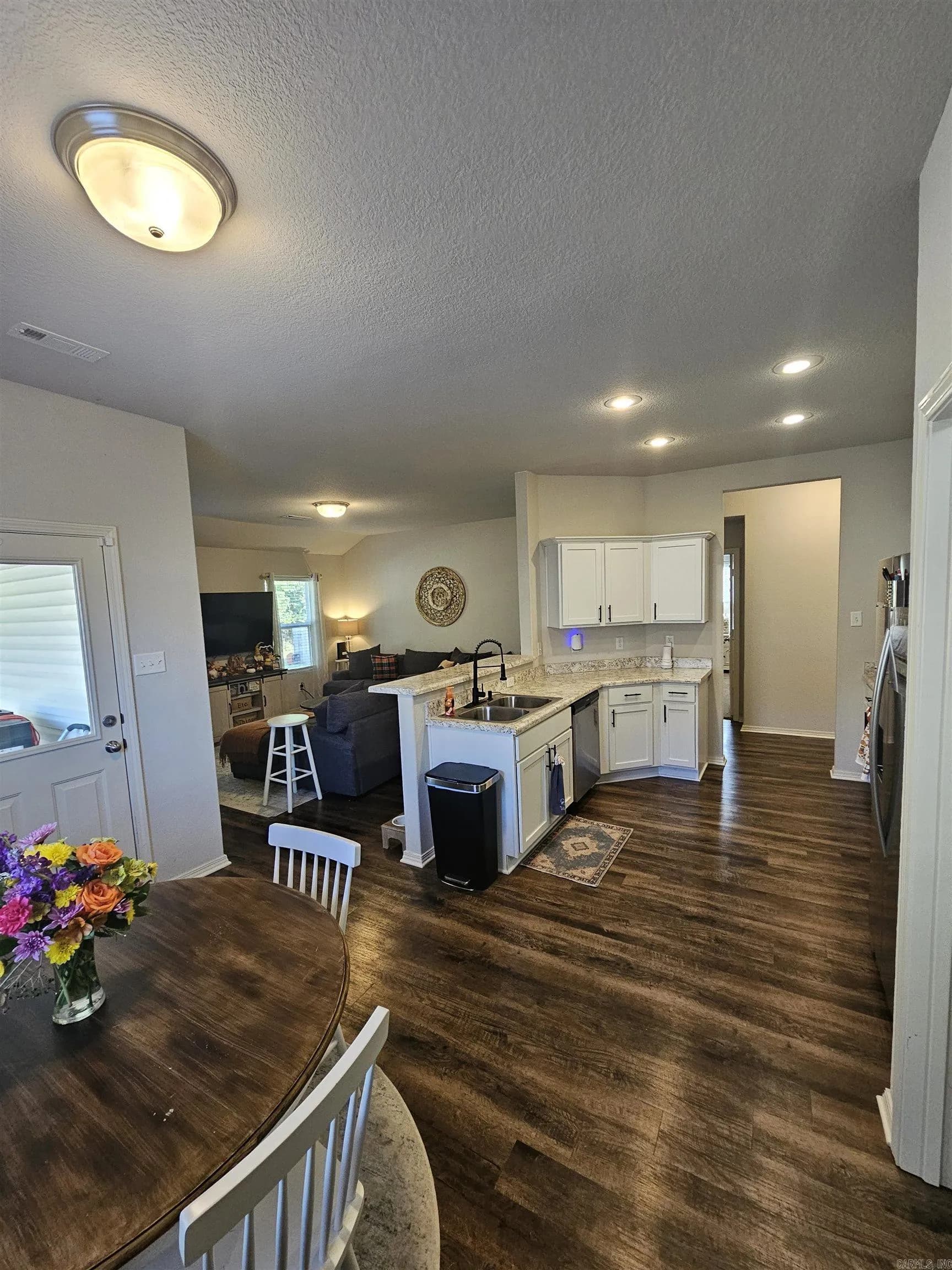 Property at 5520  Bundy - Image 36