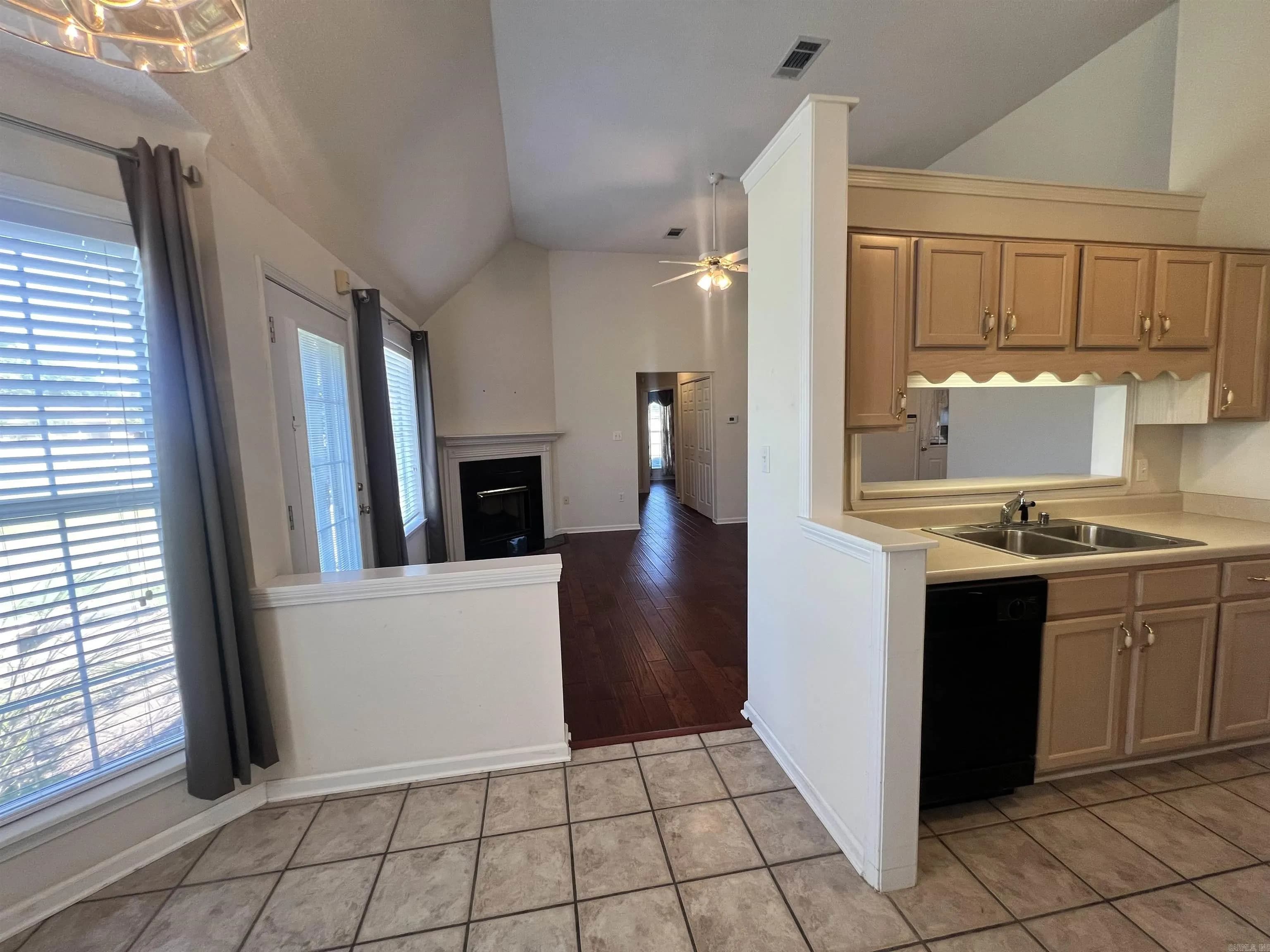 Property at 303  Country squire - Image 13