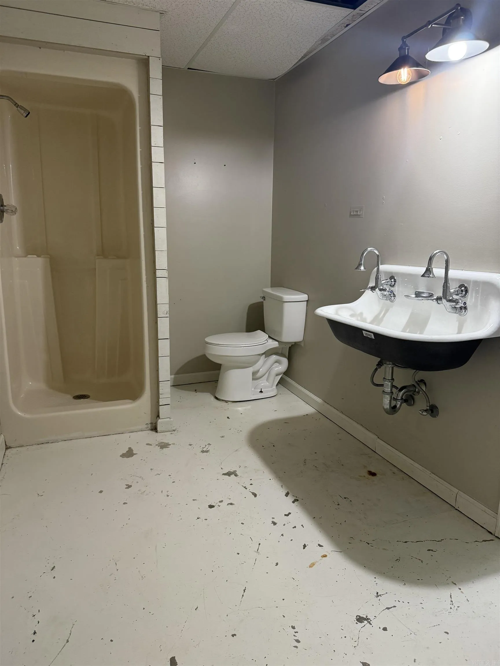 Property at 4900  Finch - Image 26