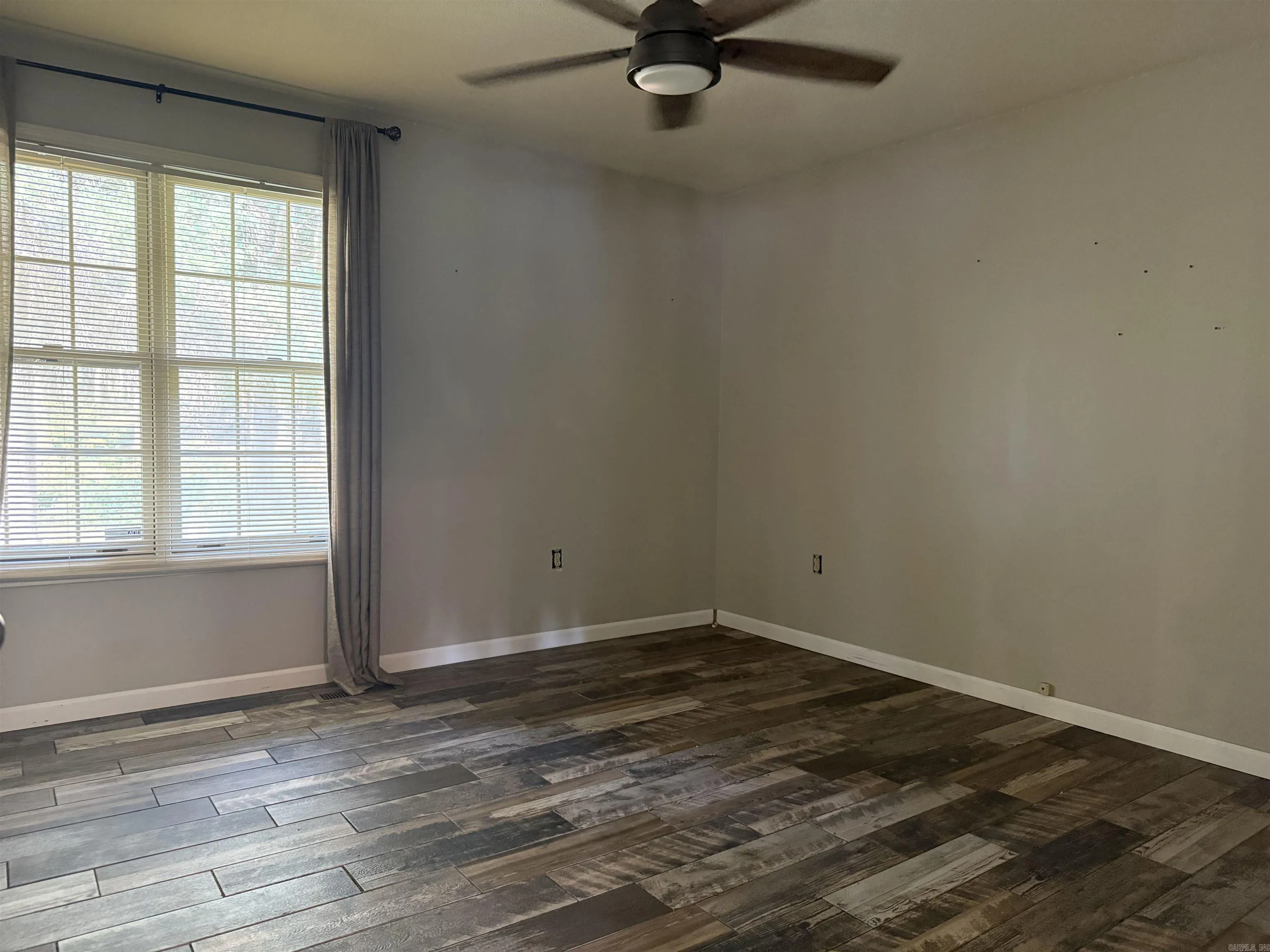 Property at 4900  Finch - Image 9