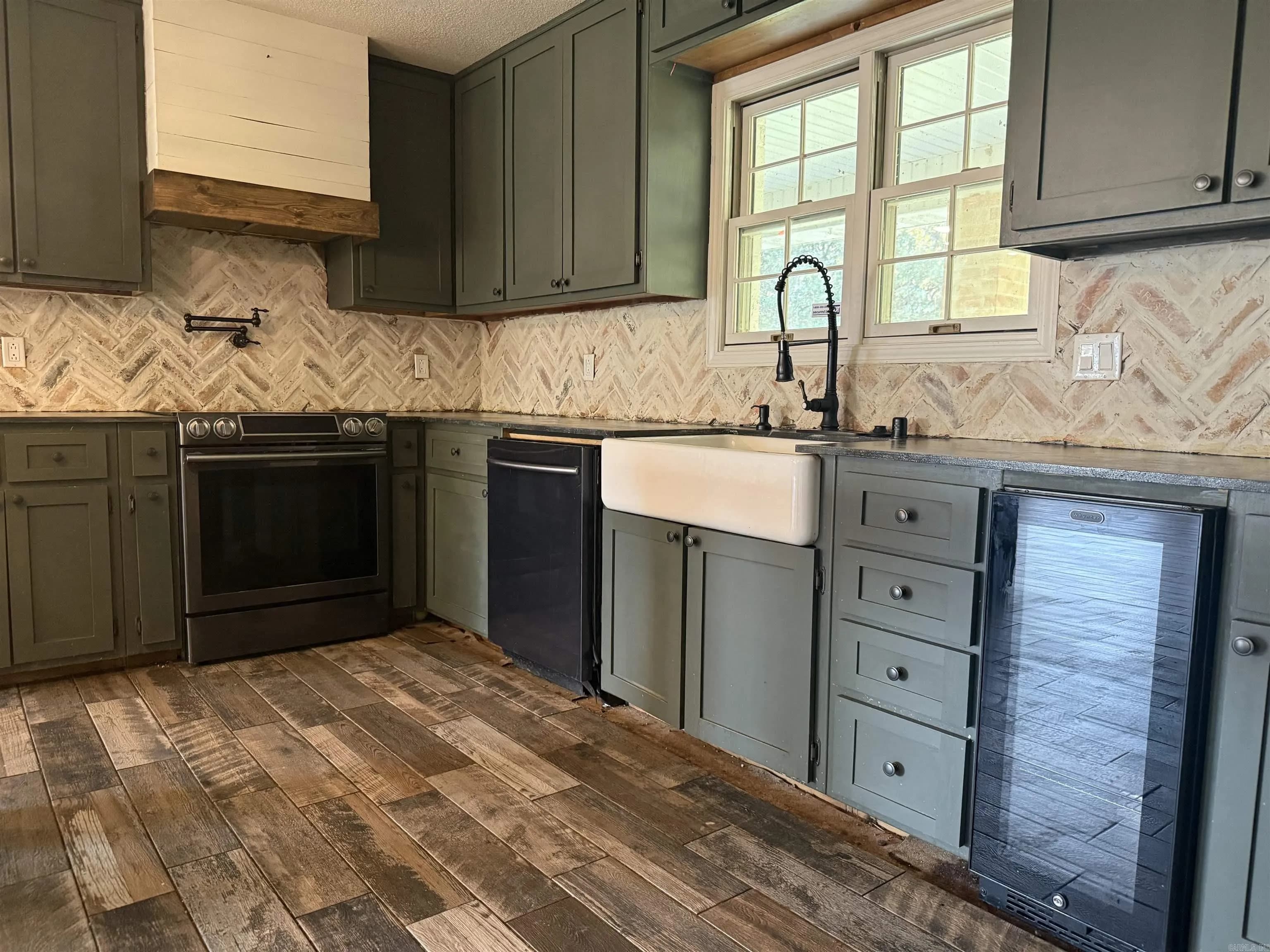 Property at 4900  Finch - Image 3