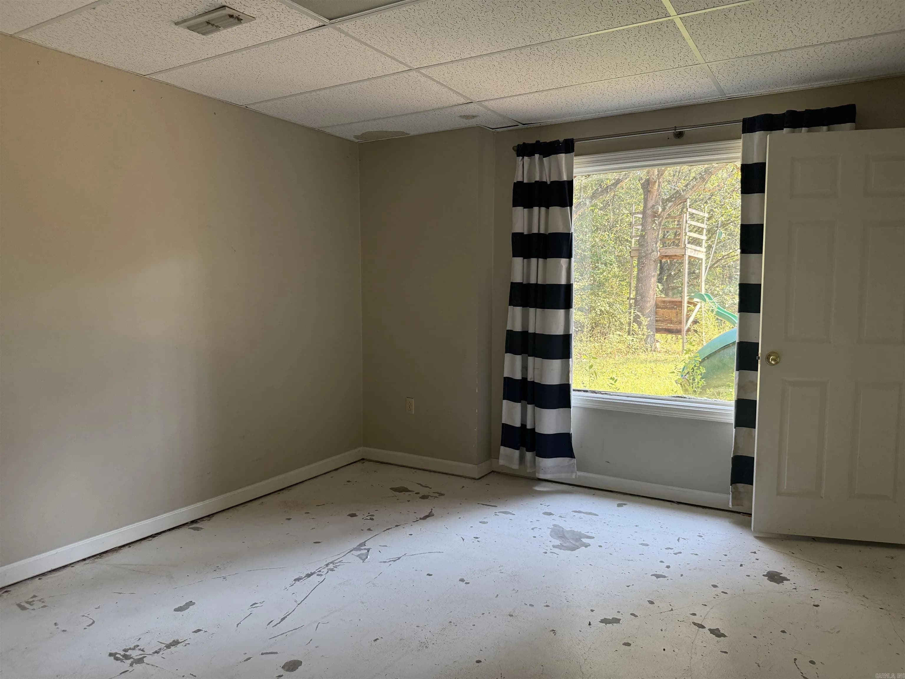 Property at 4900  Finch - Image 27