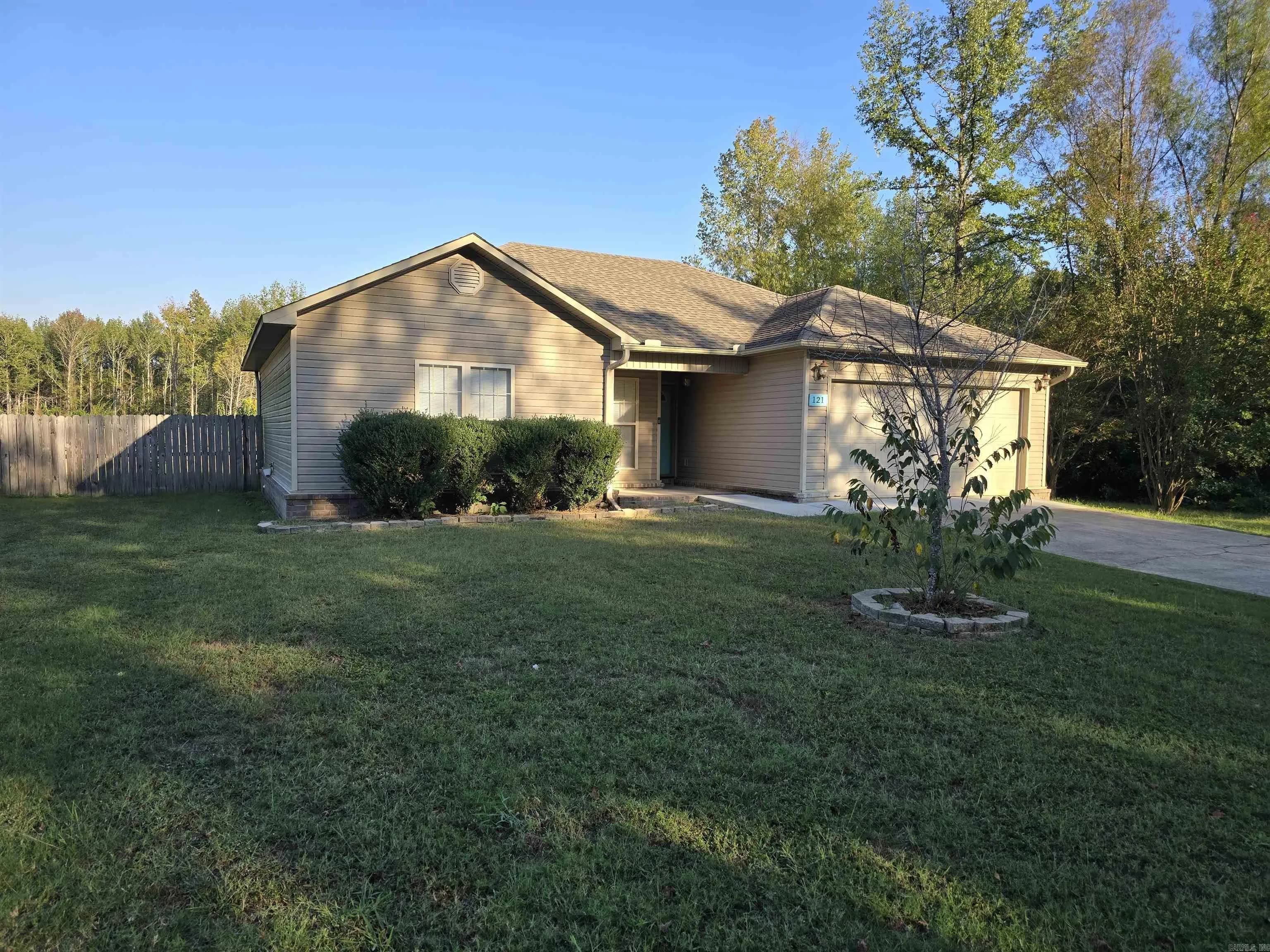 Property at 121  Weathering - Image 2