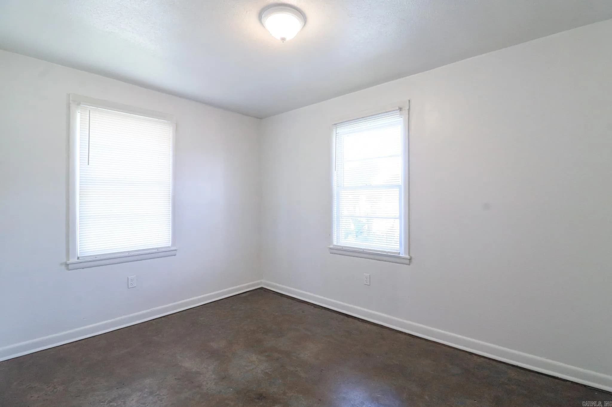 Property at 220  Magnolia - Image 10