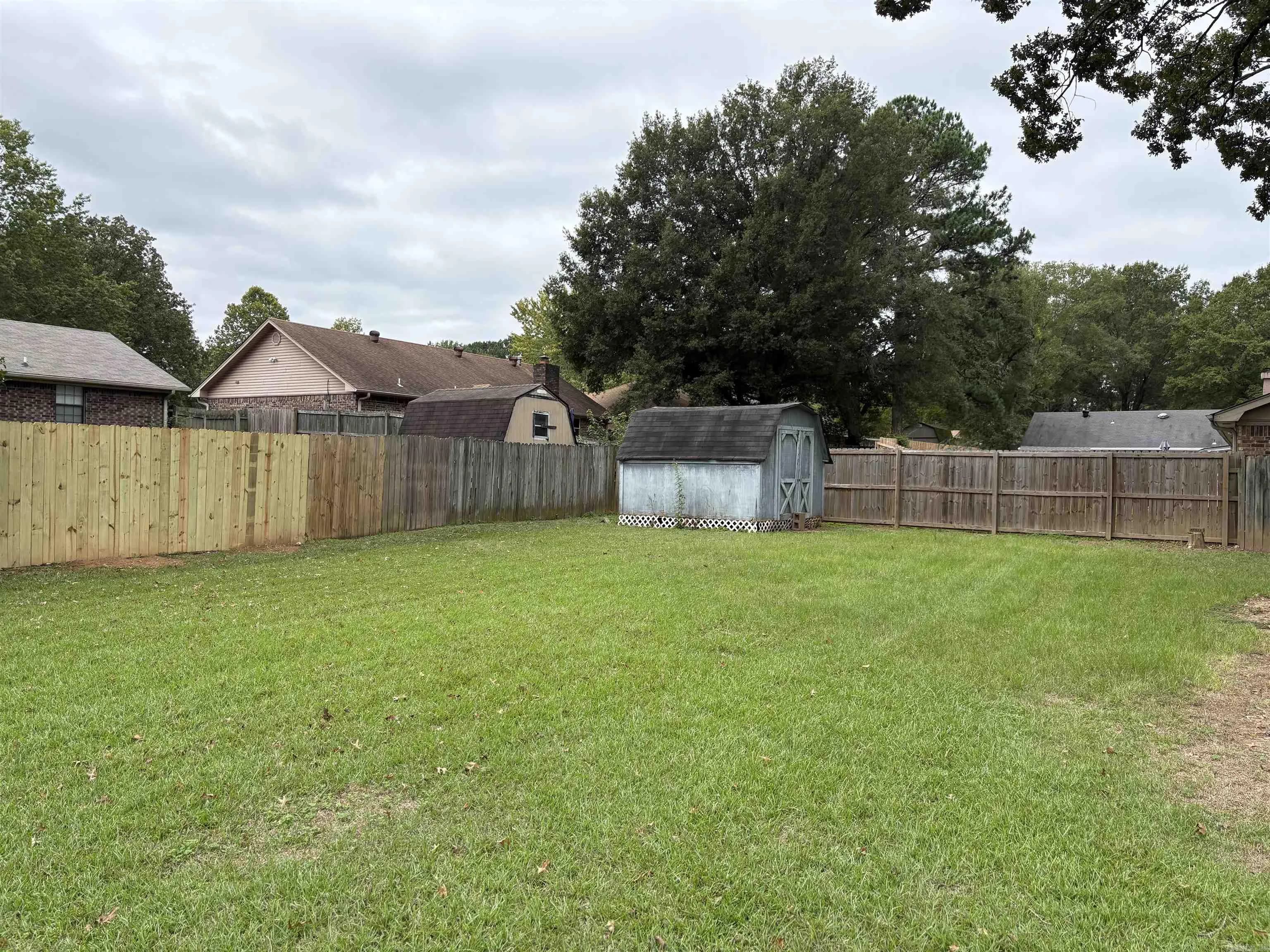 Property at 9  Fair oaks - Image 8