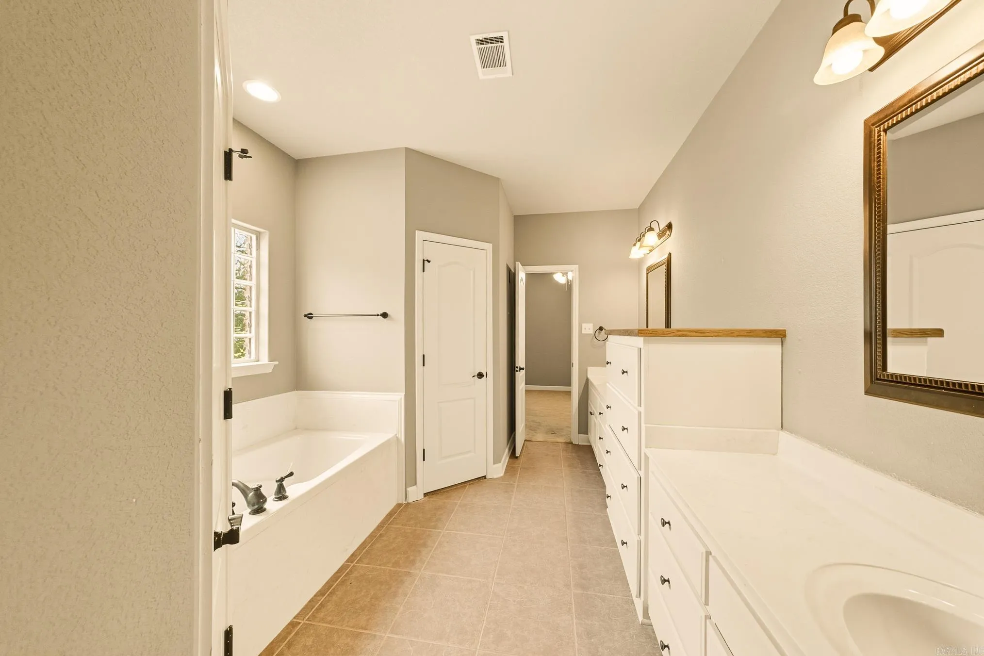 Property at 39  Bryson - Image 33