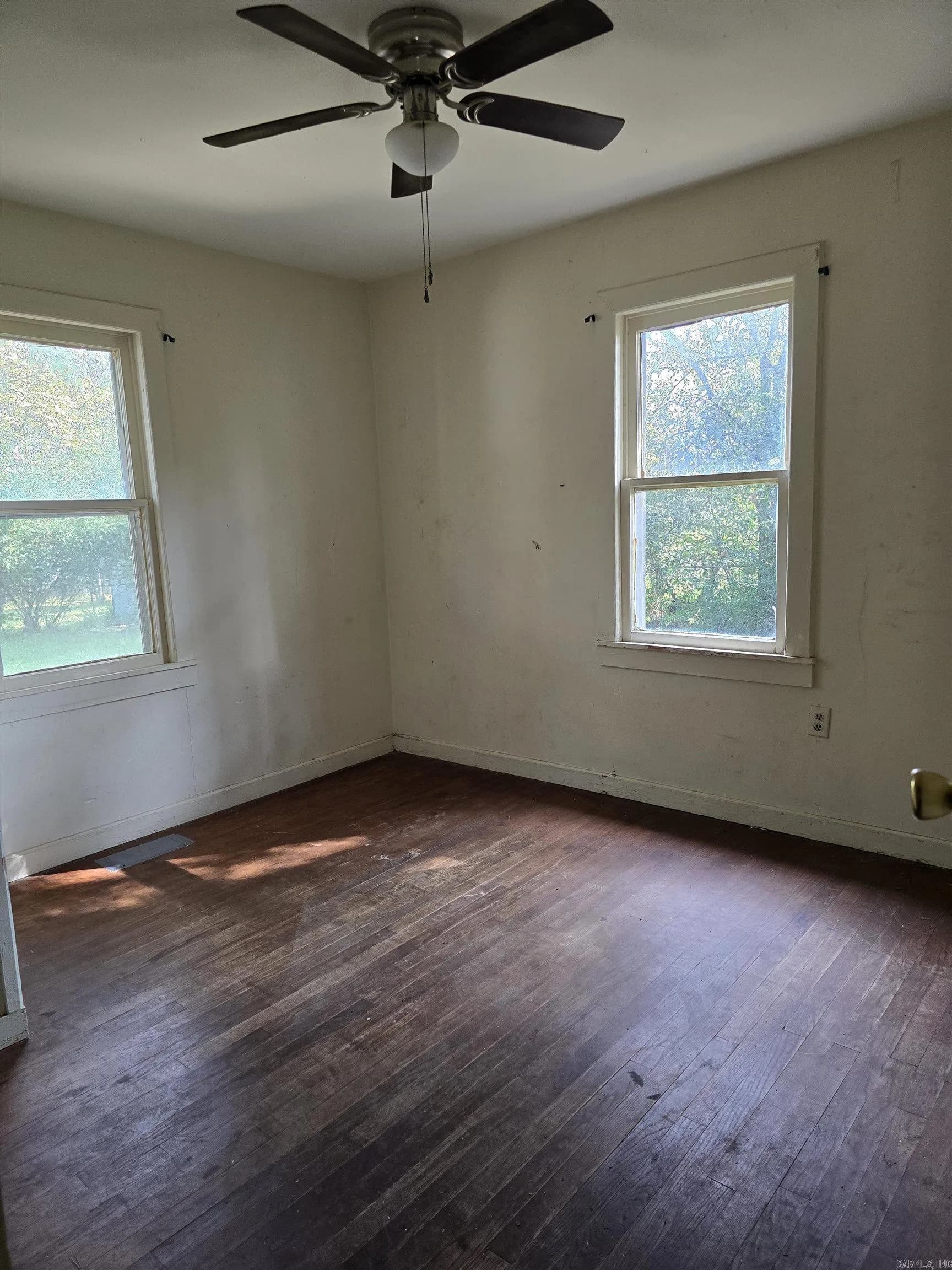 Property at 130 W Johnson - Image 14