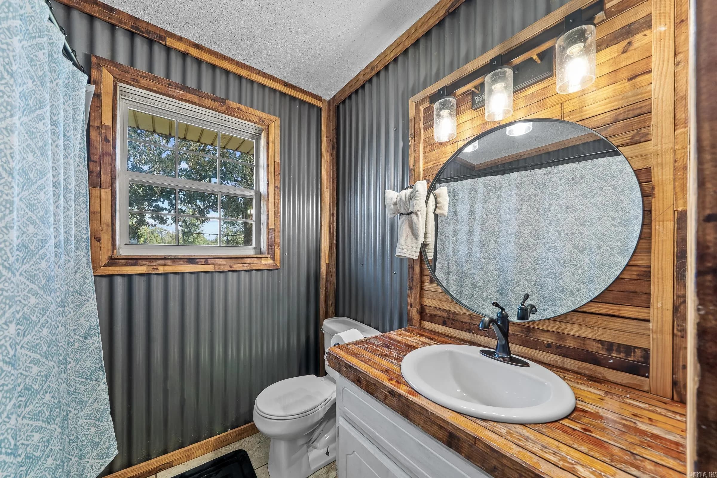 Property at 415  Crooked road - Image 28