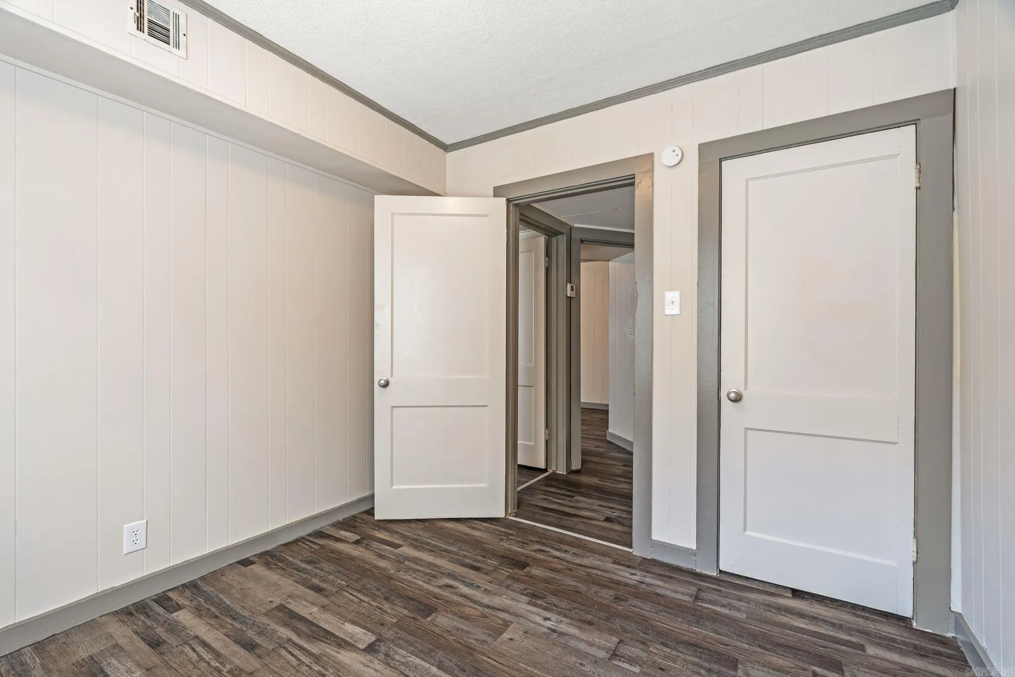 Property at 3809  Macarthur - Image 23