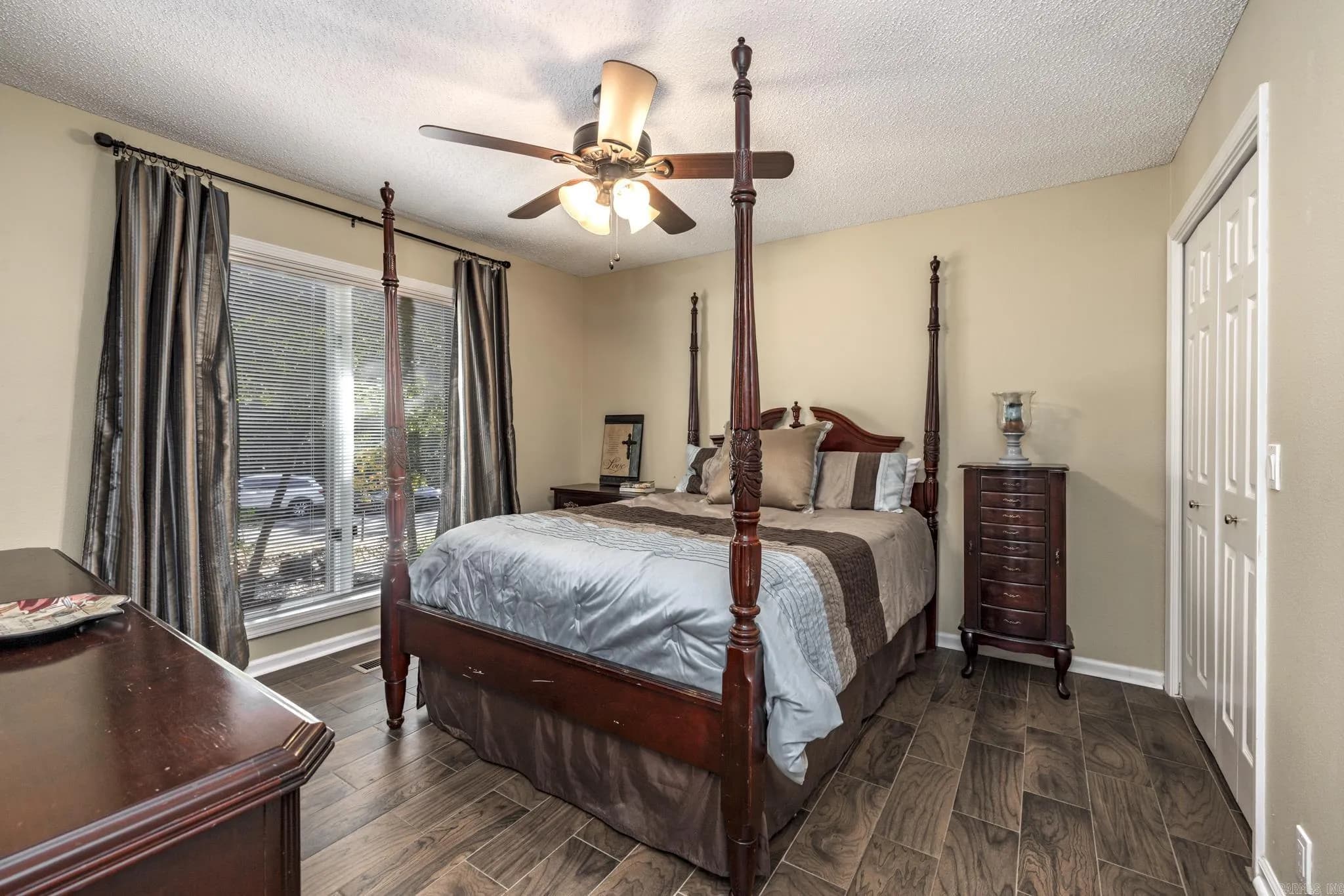 Property at 26  Promesa - Image 18