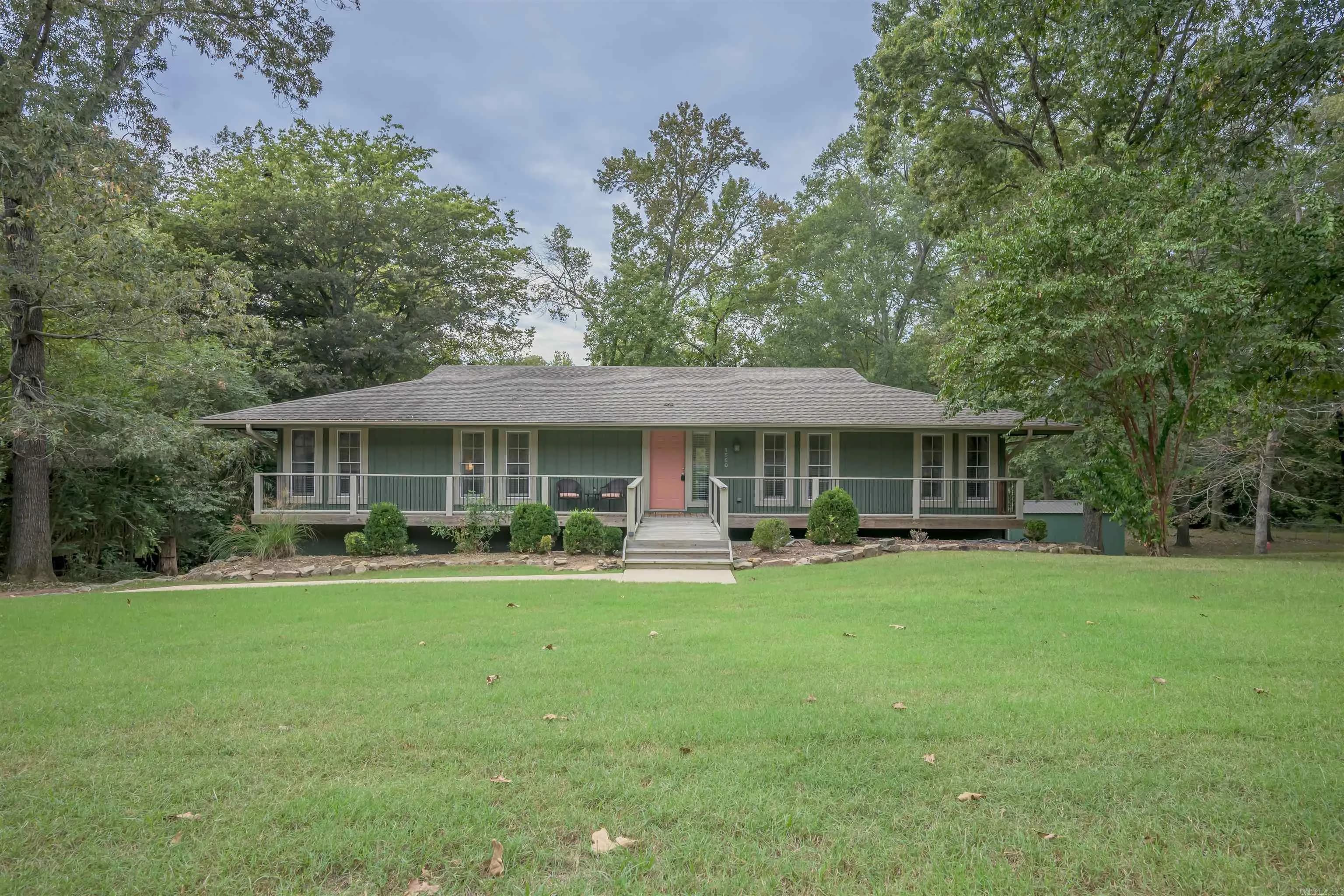 Property at 1560  Lee - Image 41