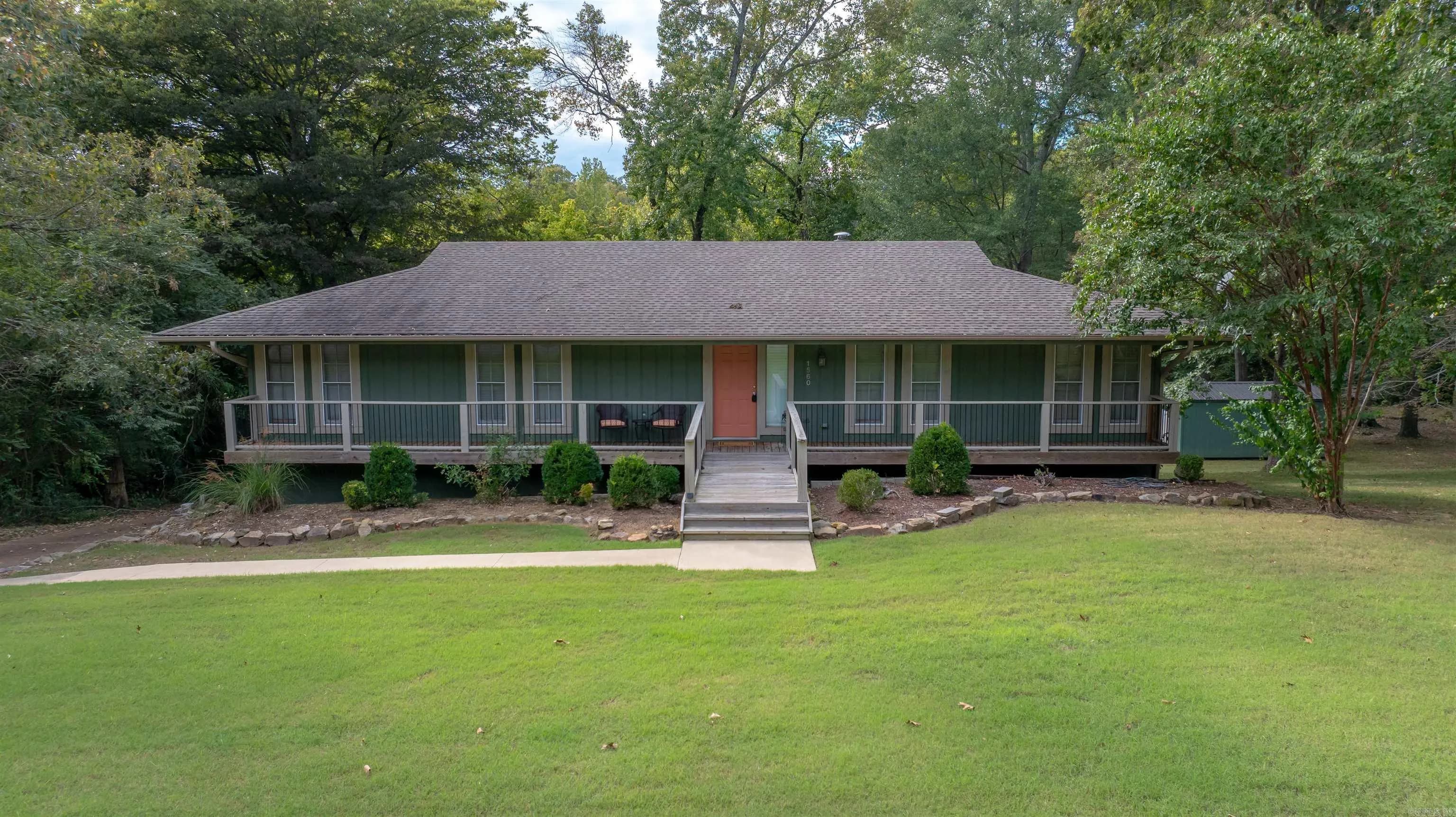 Property at 1560  Lee - Image 34