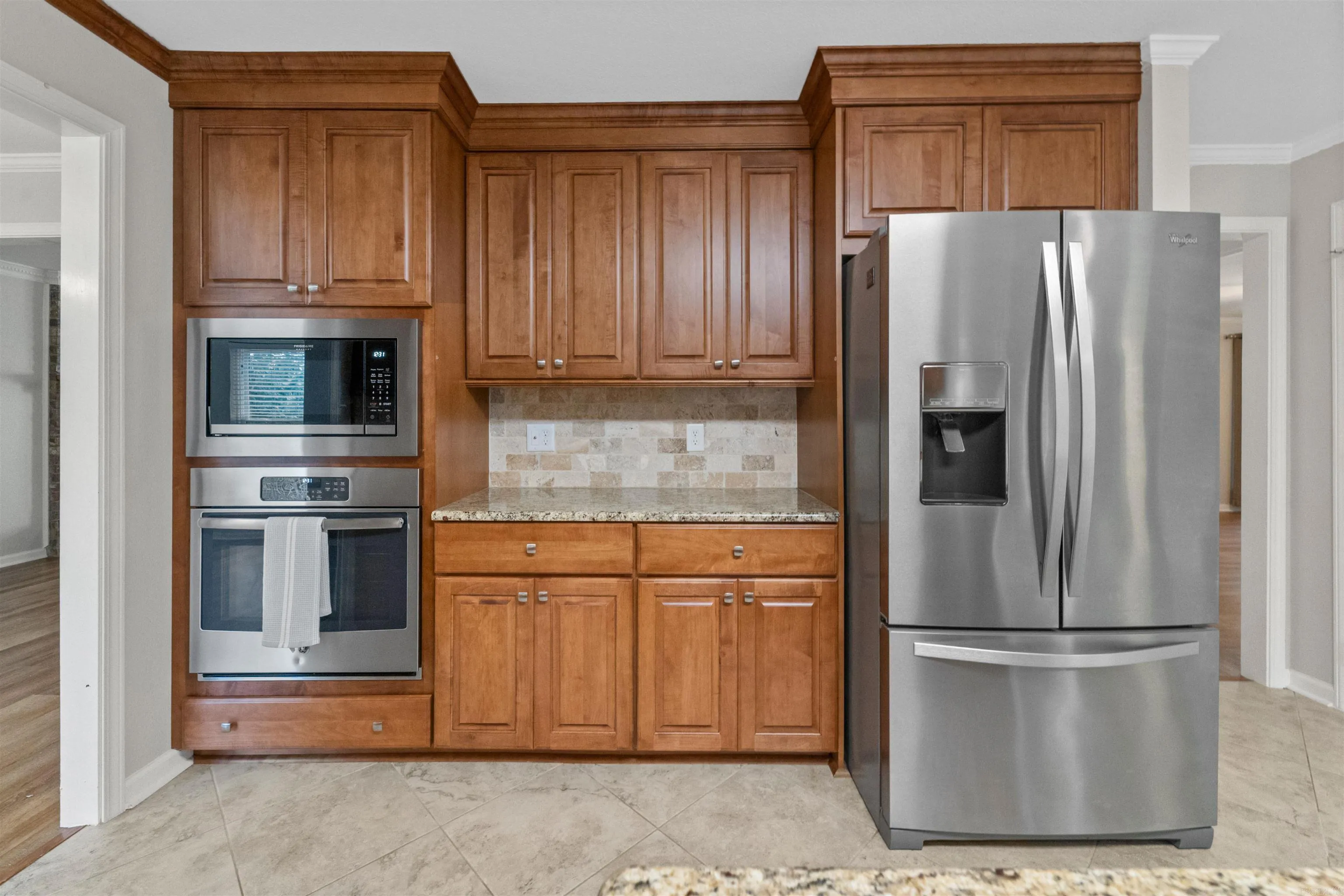 Property at 2100  Covington - Image 9