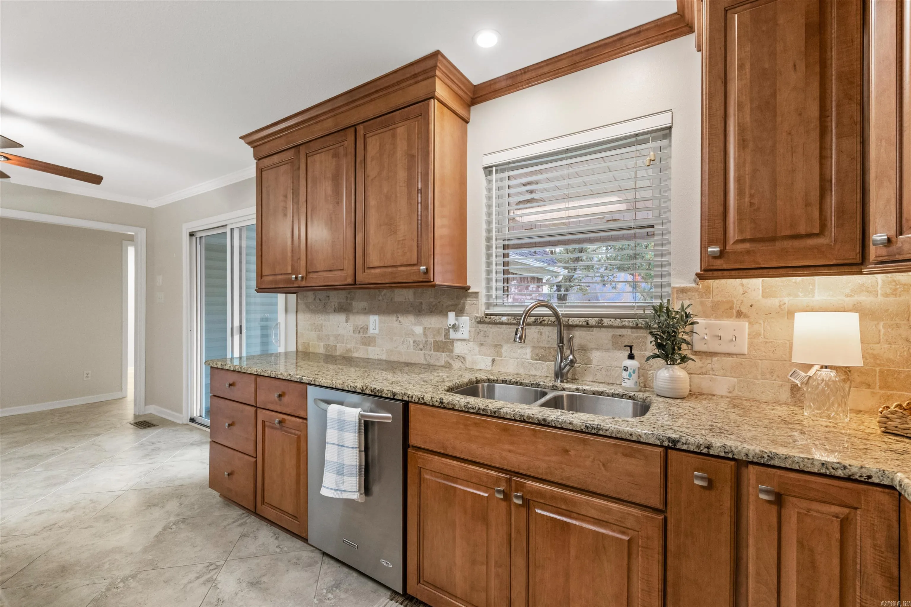 Property at 2100  Covington - Image 11