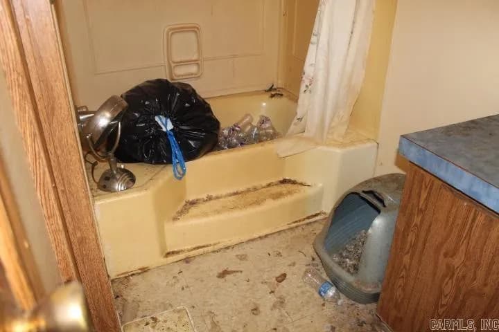 Property at 140  Morphis - Image 25