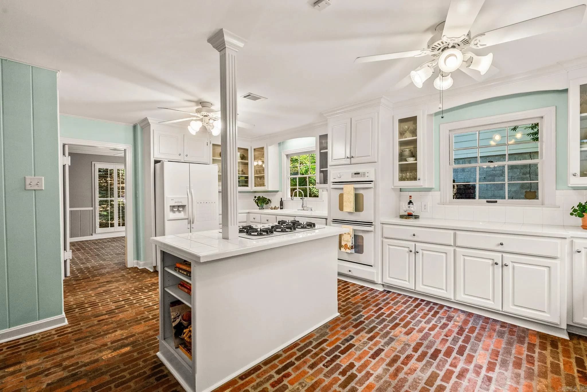 Property at 10  Broadview - Image 15