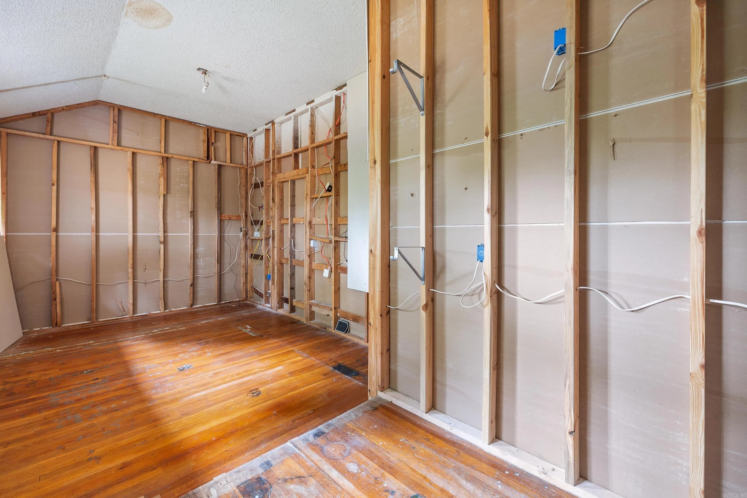 Property at 4163  Saltcreek - Image 15