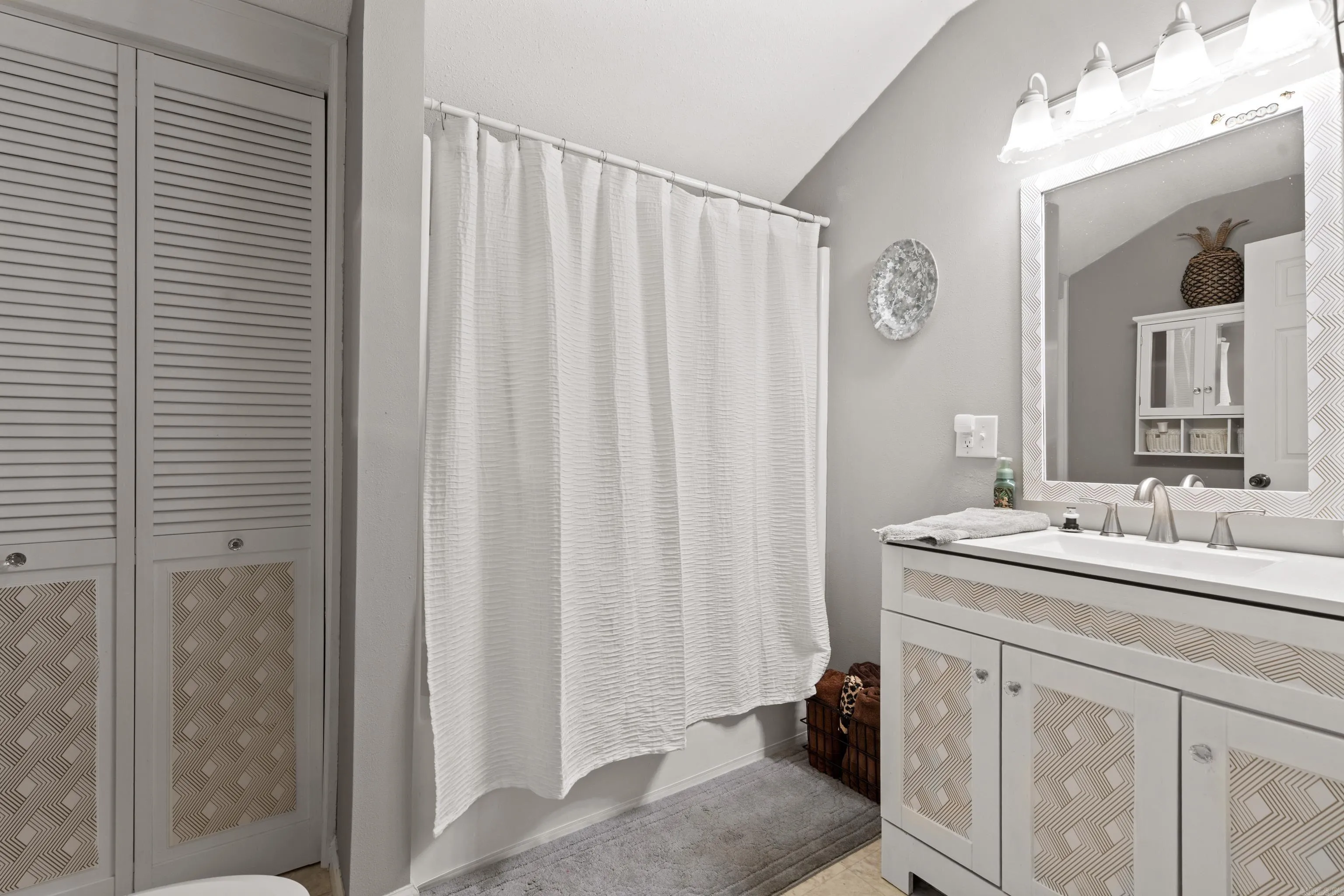 Property at 4192  Sycamore dr - Image 16