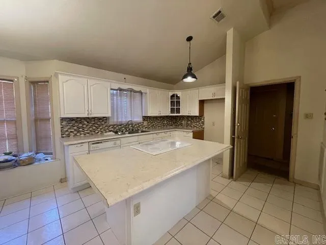 Property at 1104 N Main - Image 8