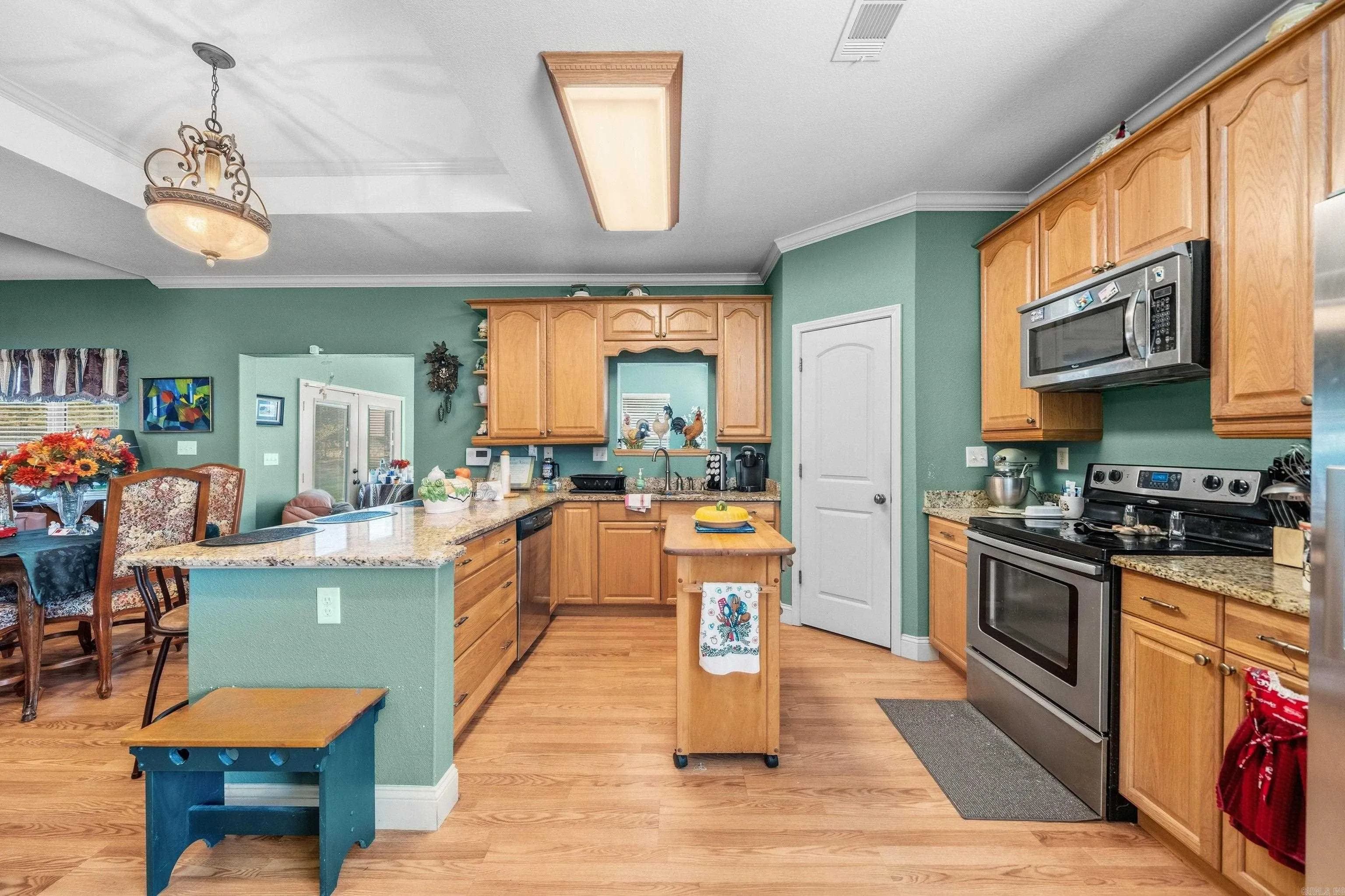 Property at 172  Mapleleaf - Image 19