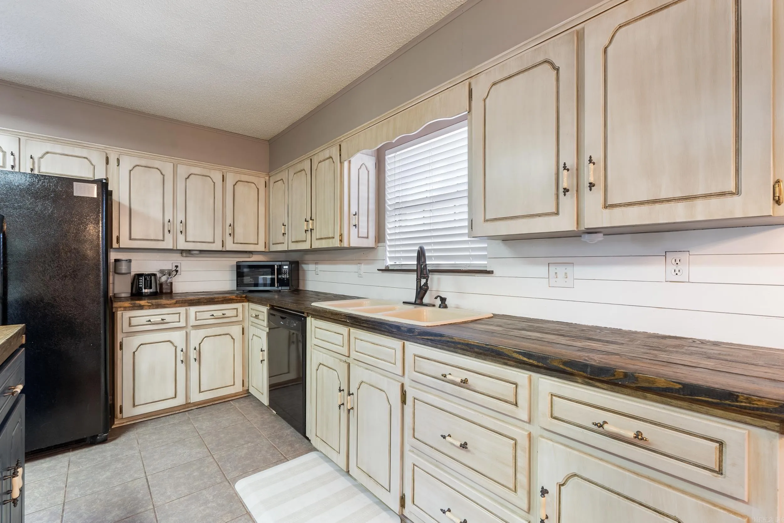 Property at 1309  Gregory - Image 13