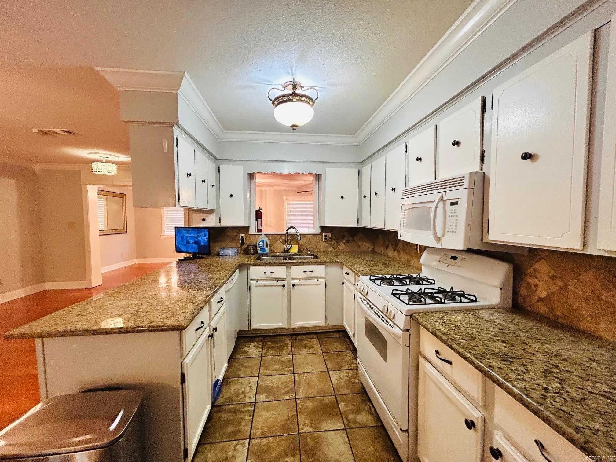Property at 9614  Labette - Image 4