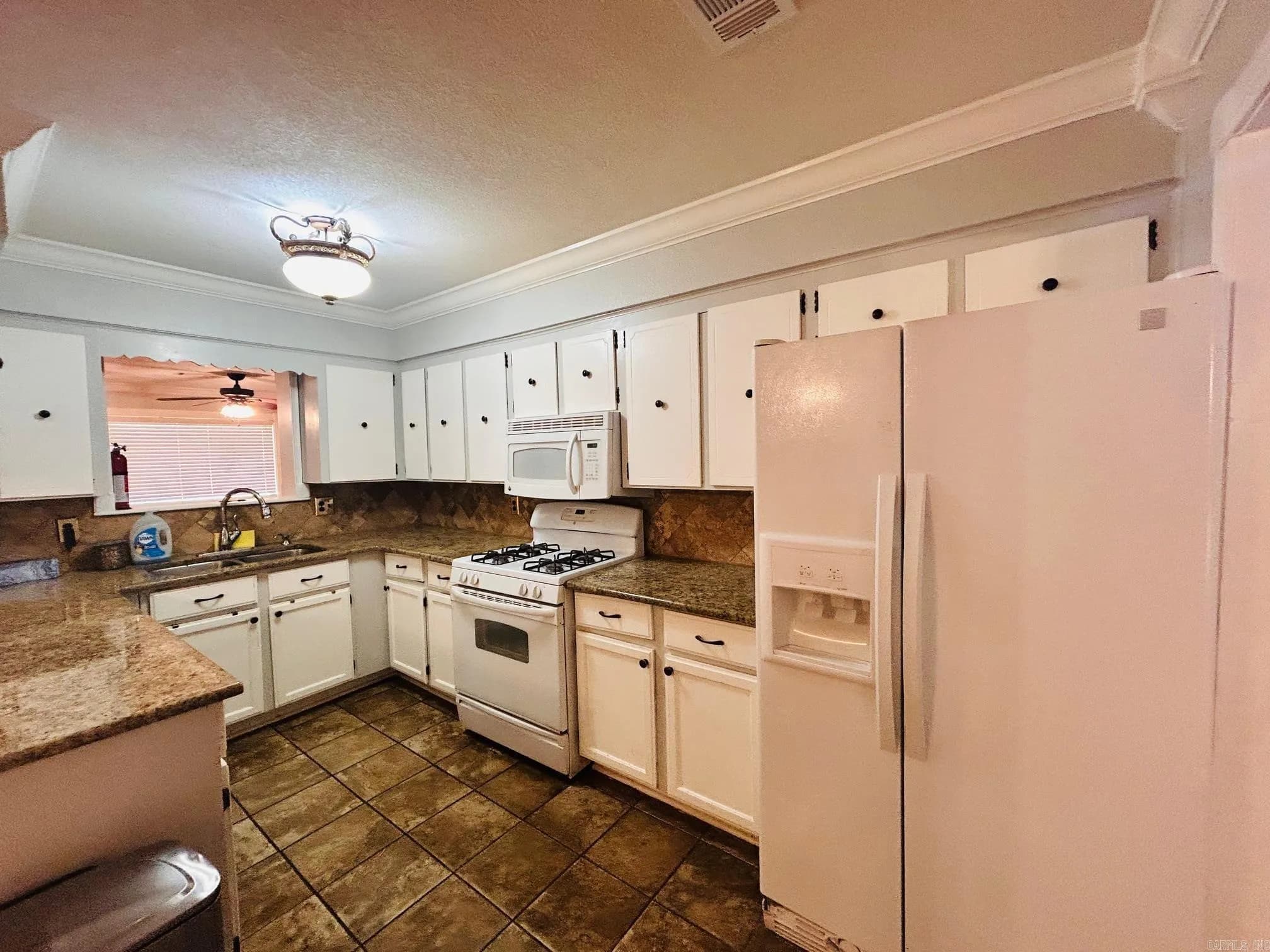 Property at 9614  Labette - Image 5