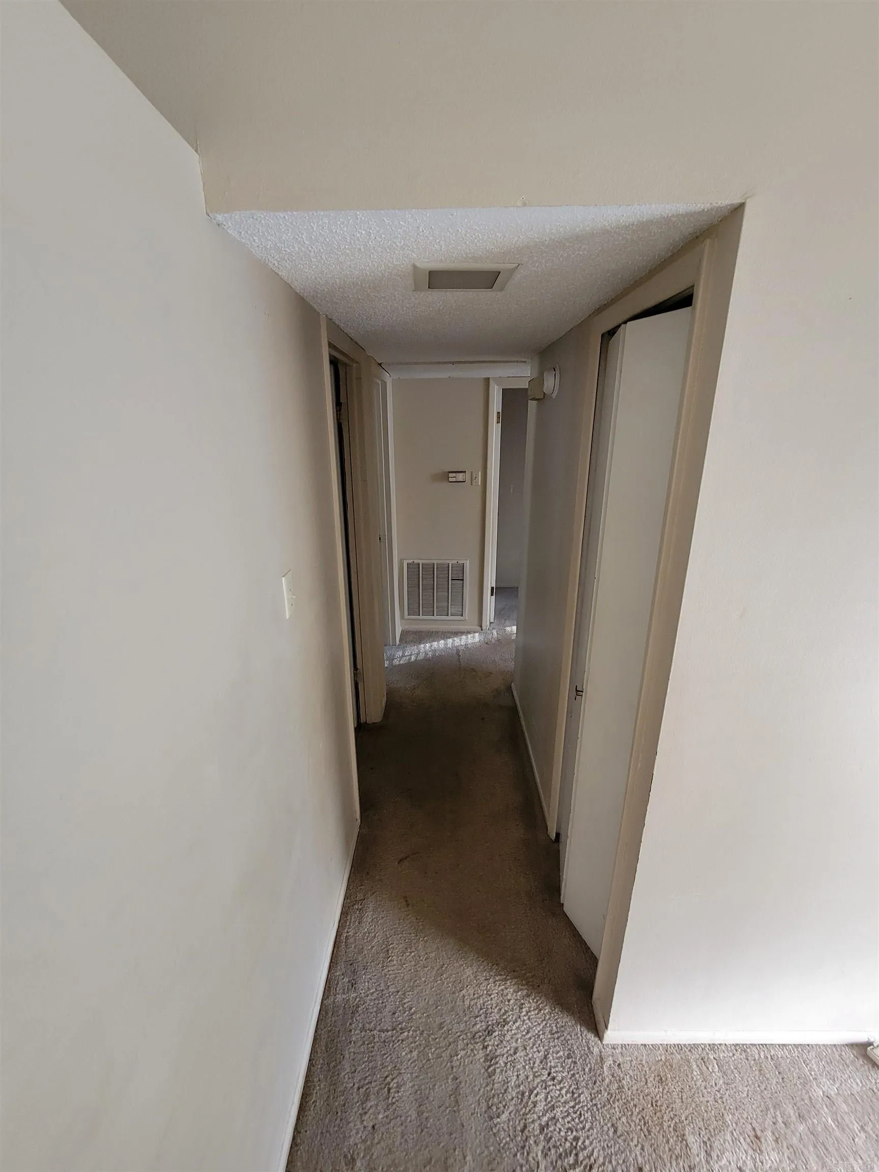 Property at 1404  Southeastern - Image 17