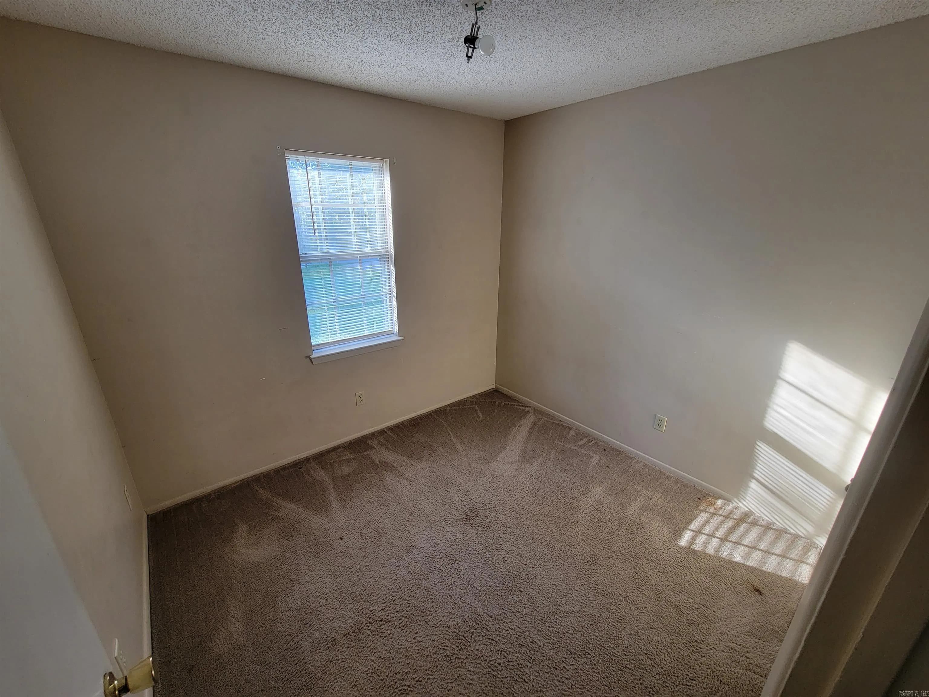 Property at 1404  Southeastern - Image 21