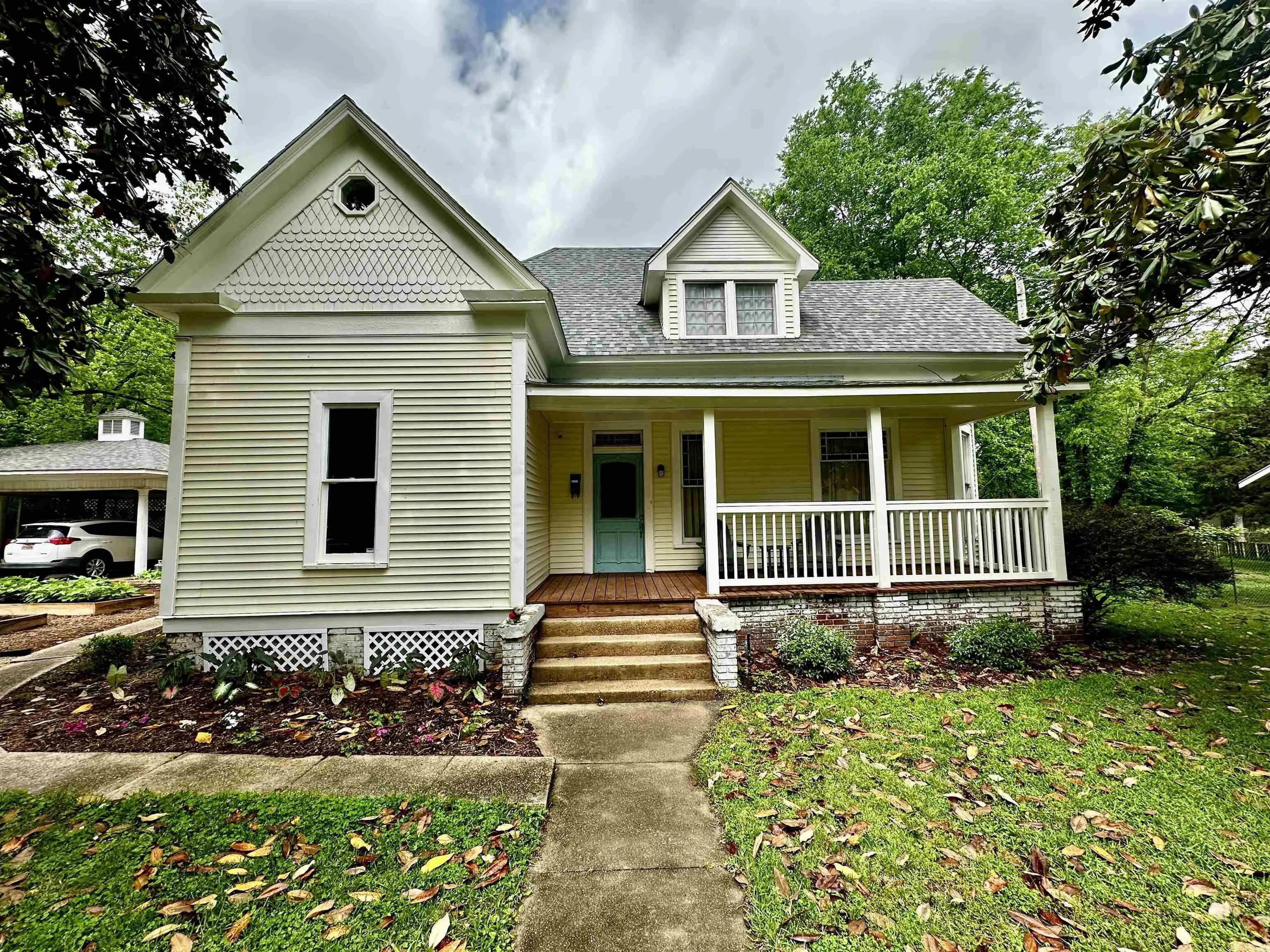 Property at 524 S Gabbert - Image 1