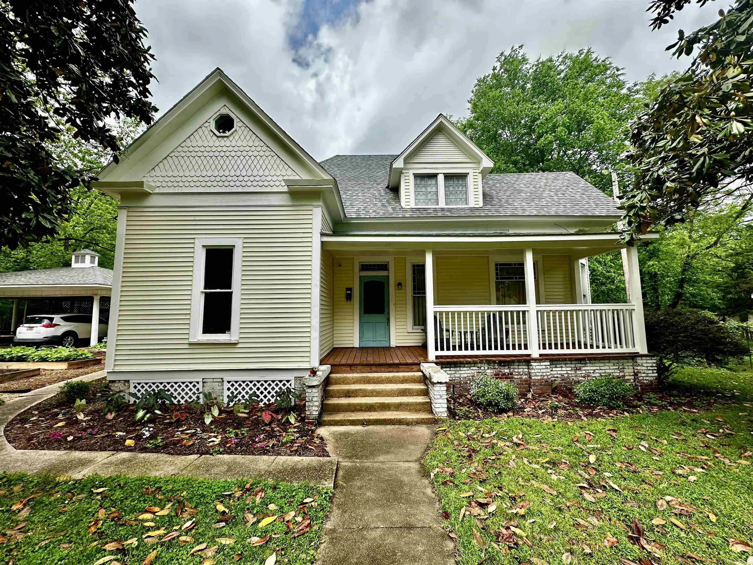 Property at 524 S Gabbert - Image 4