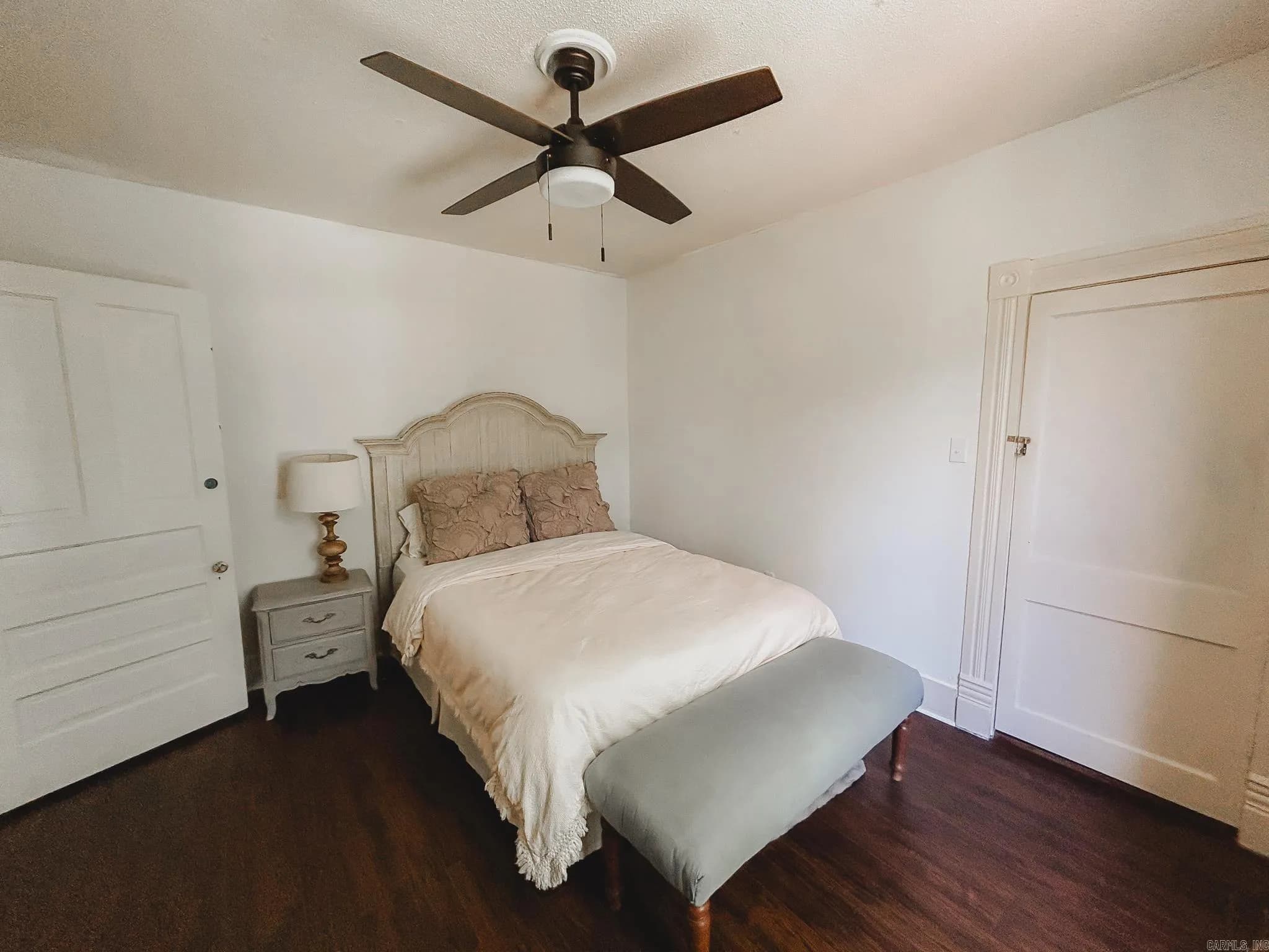 Property at 524 S Gabbert - Image 24