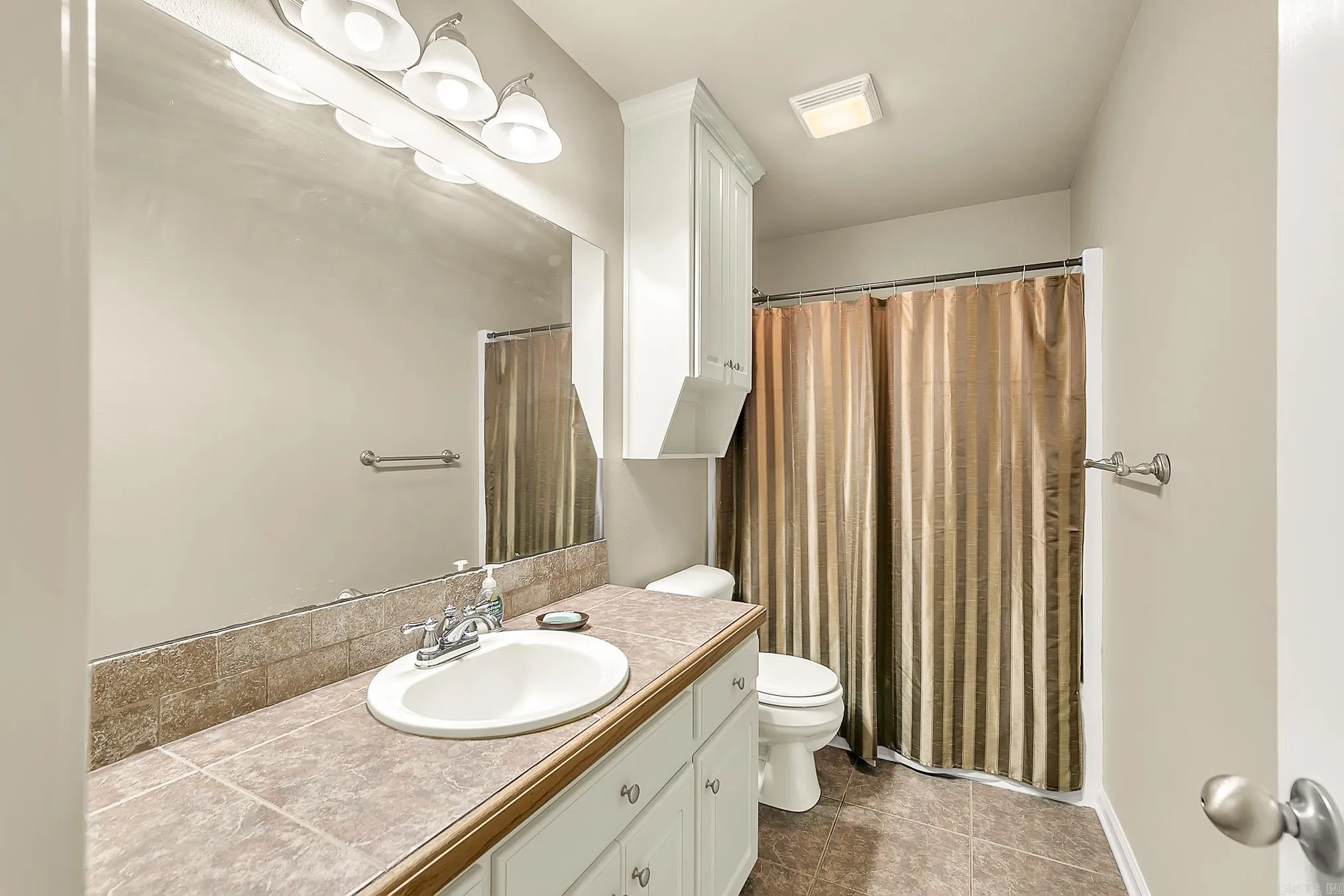 Property at 19  Trinity - Image 35